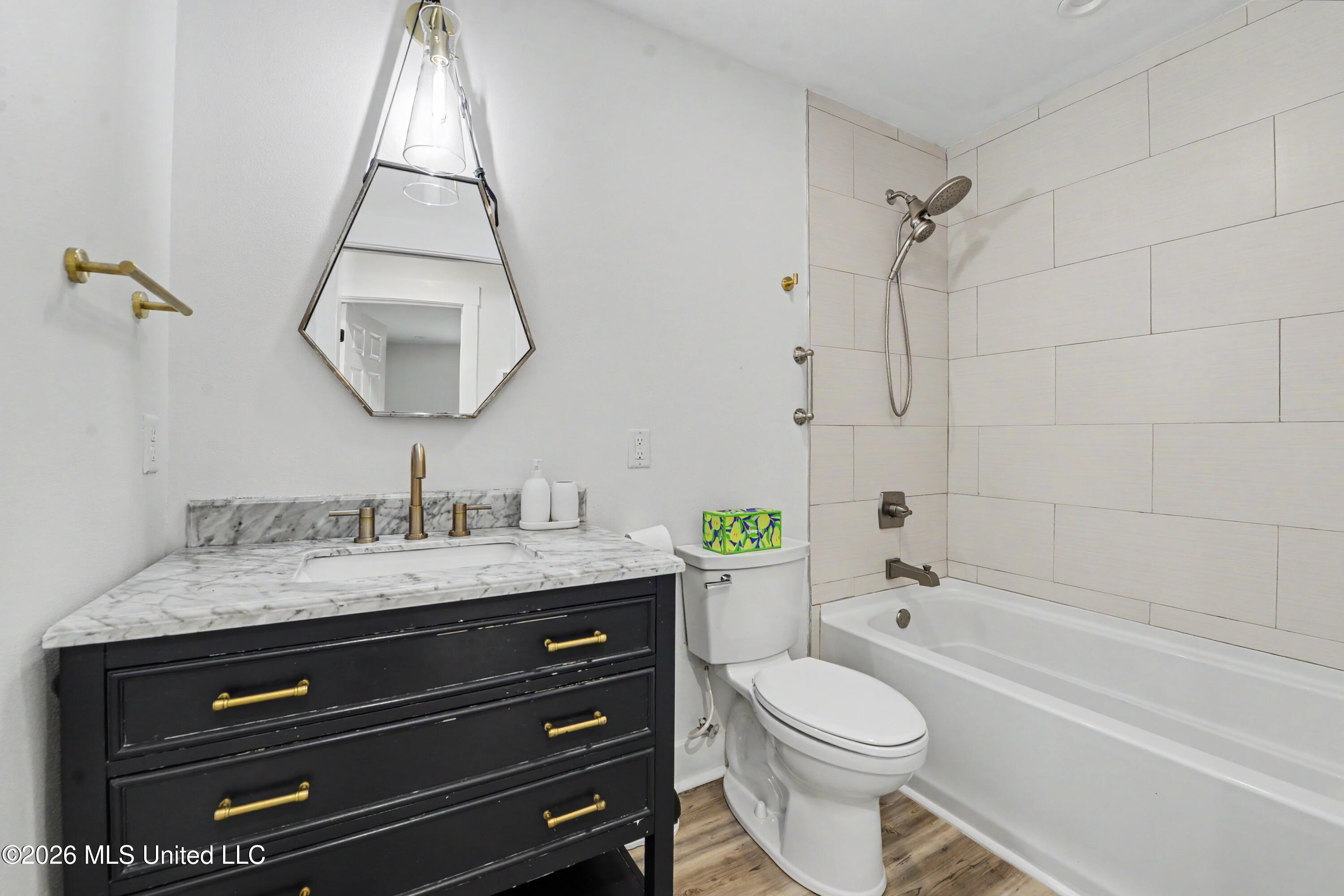 217 Henley Place Property Photo 20