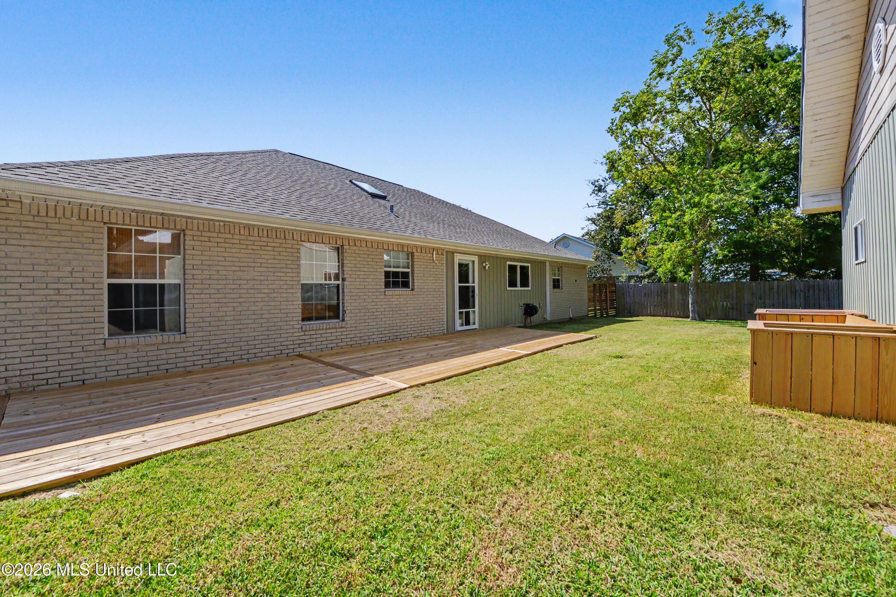 217 Henley Place Property Photo 23