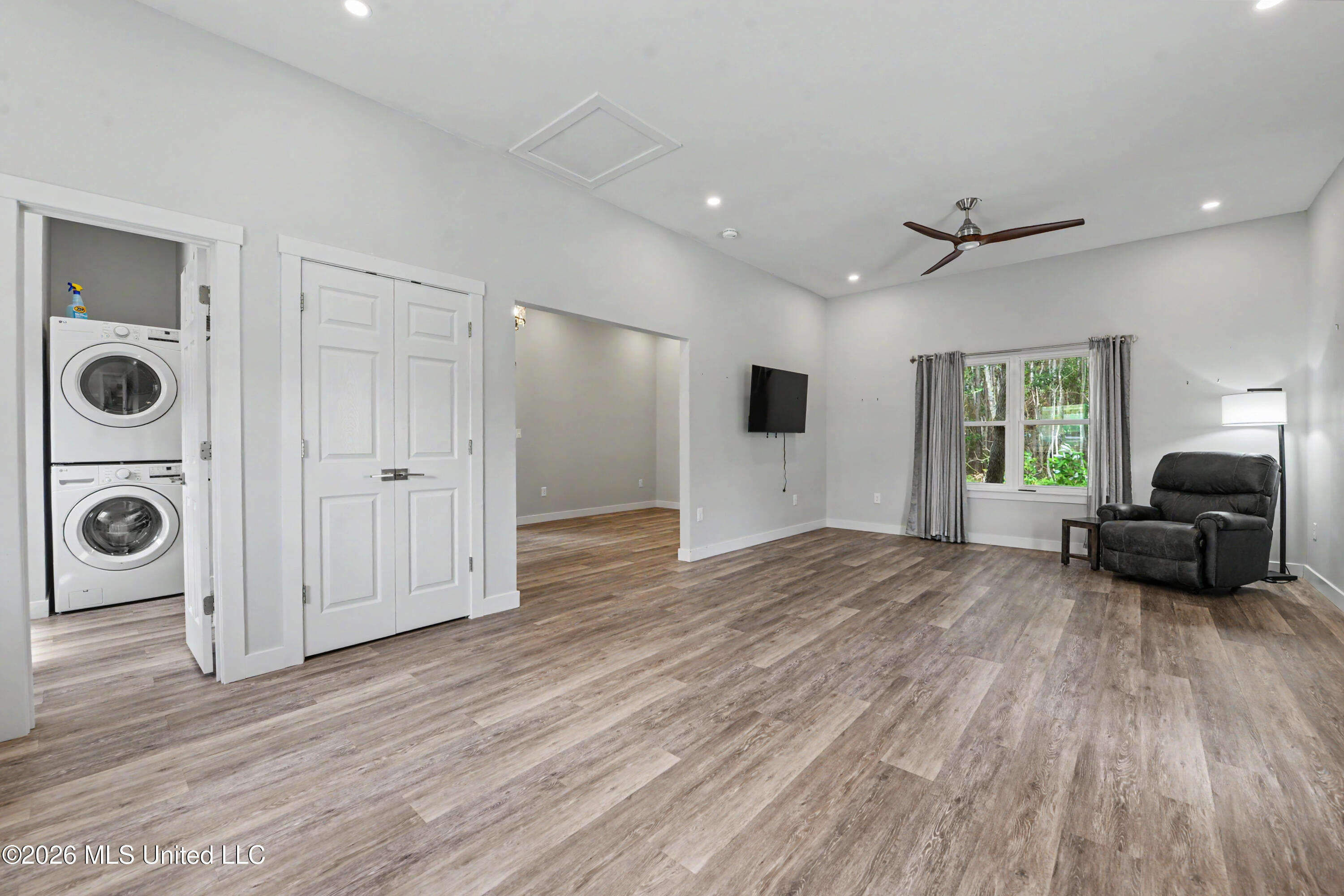 217 Henley Place Property Photo 29