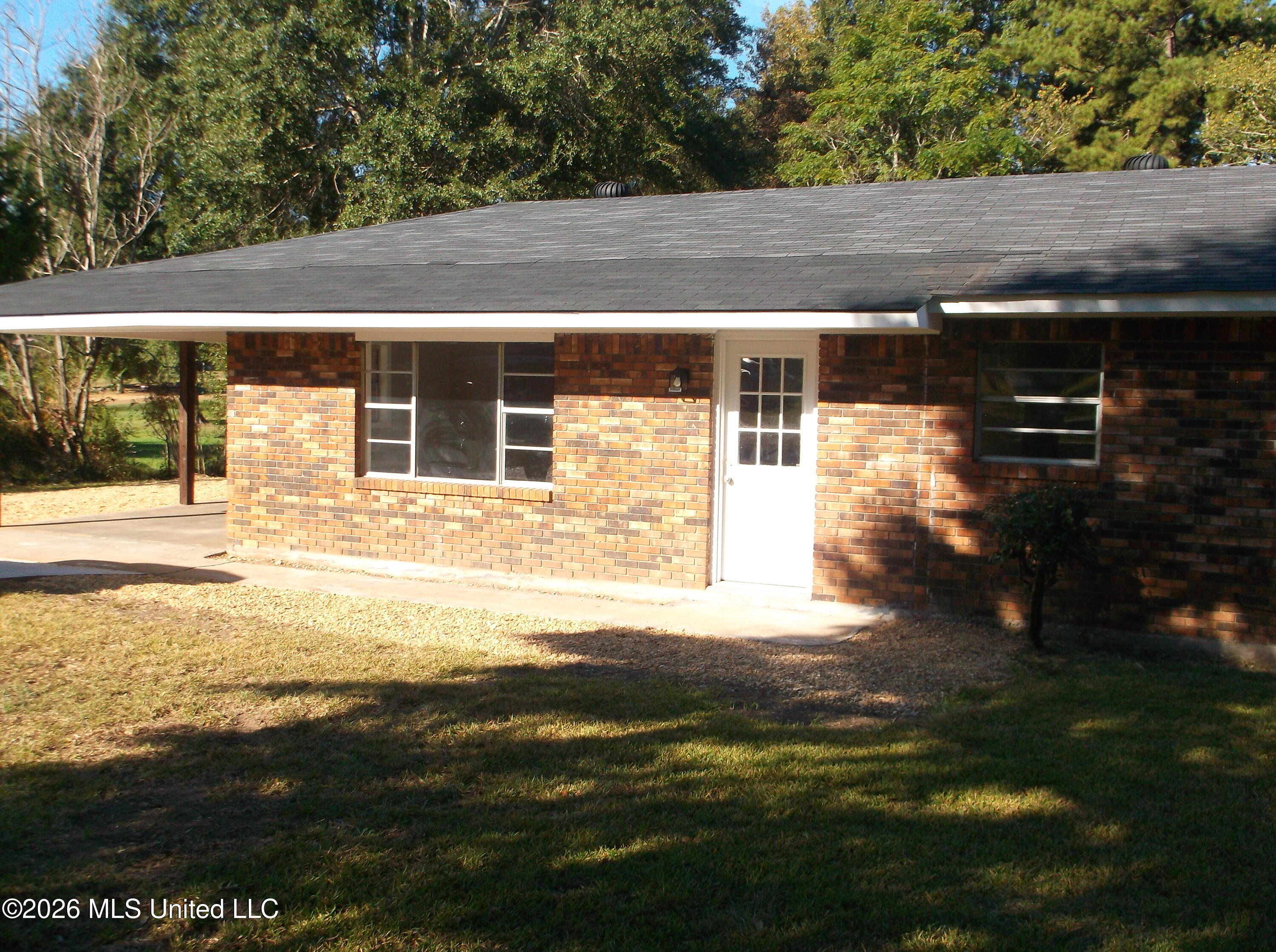 1005 Miller Lane Property Photo 1