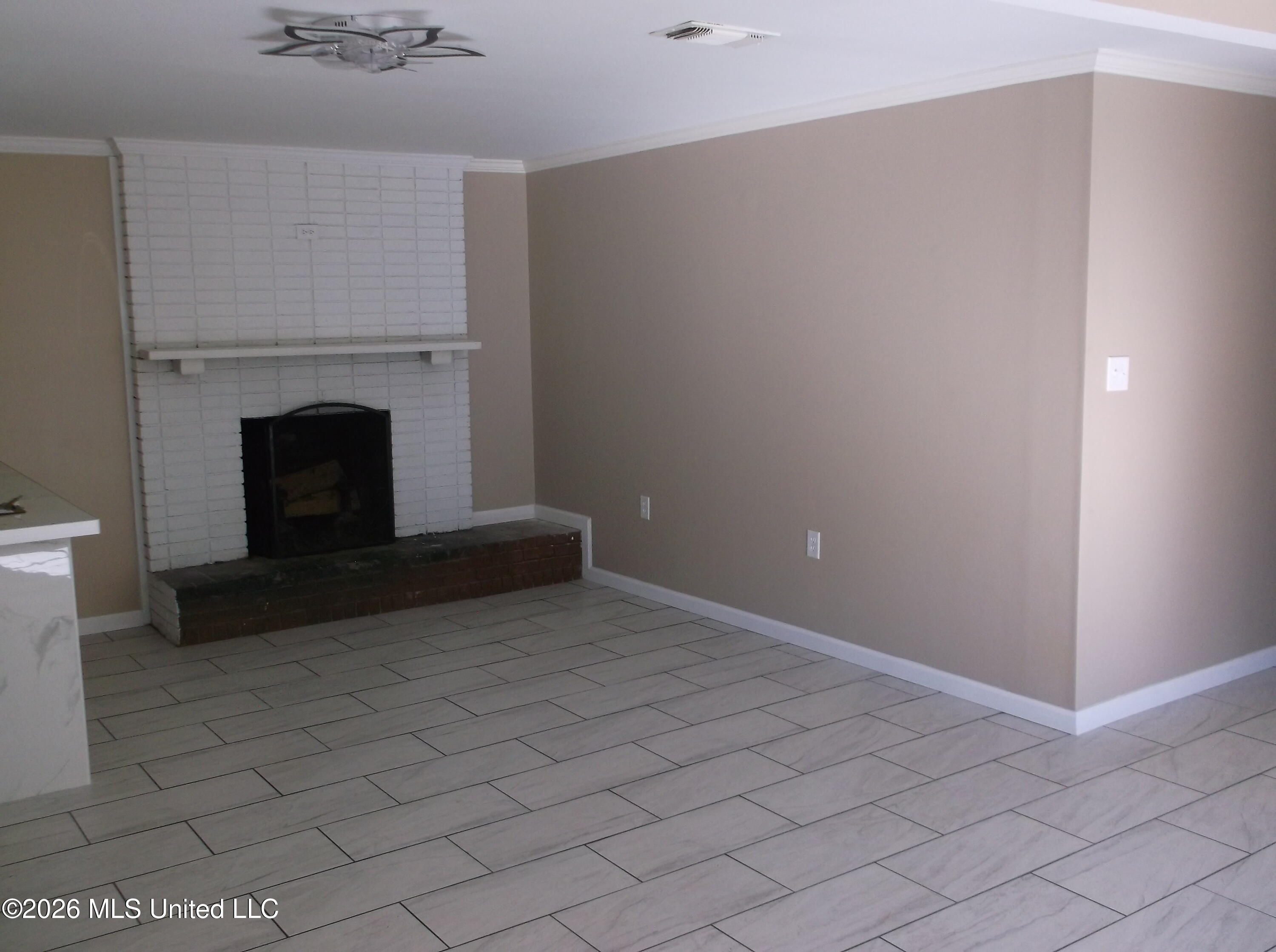 1005 Miller Lane Property Photo 2