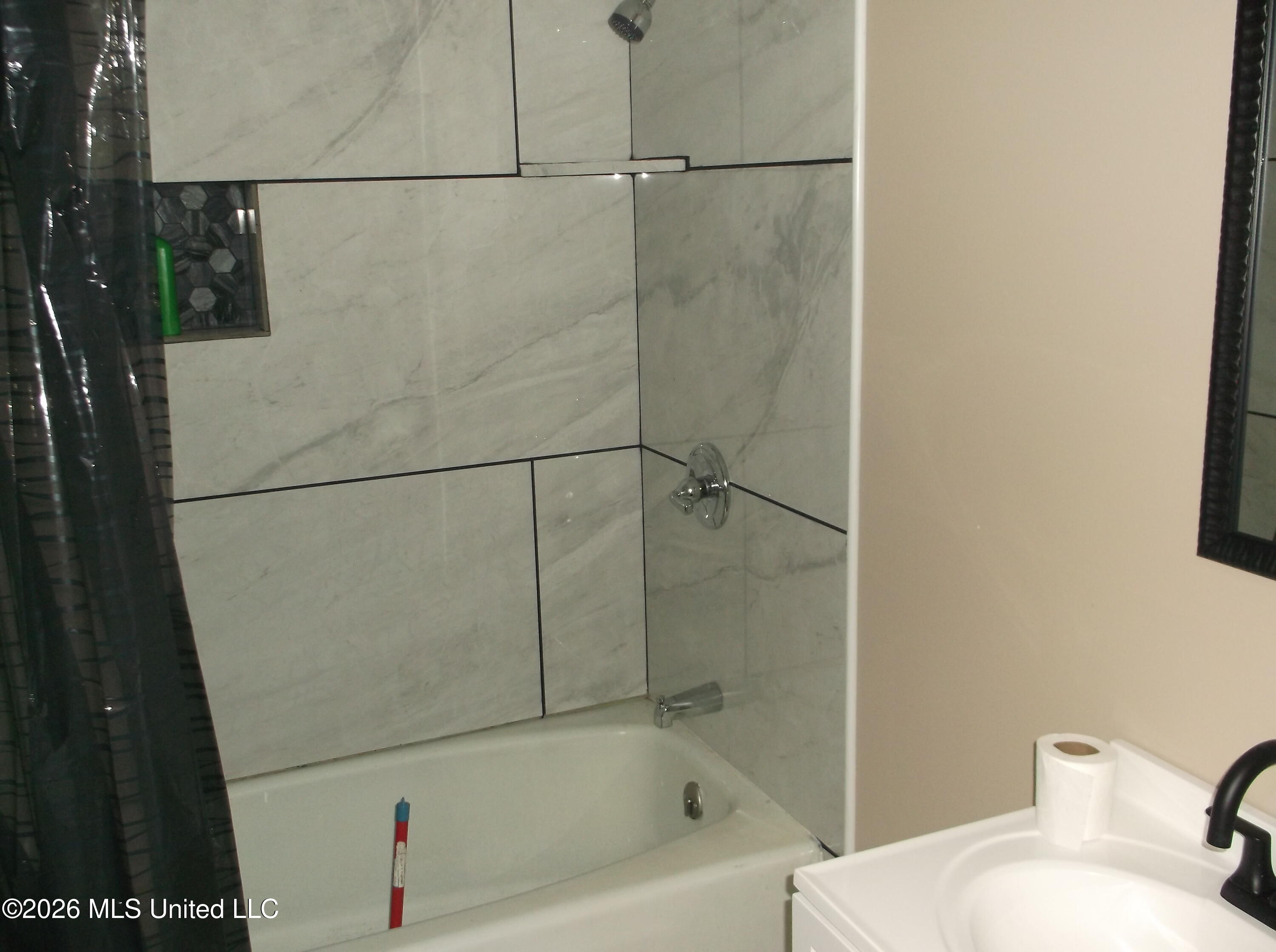 1005 Miller Lane Property Photo 7