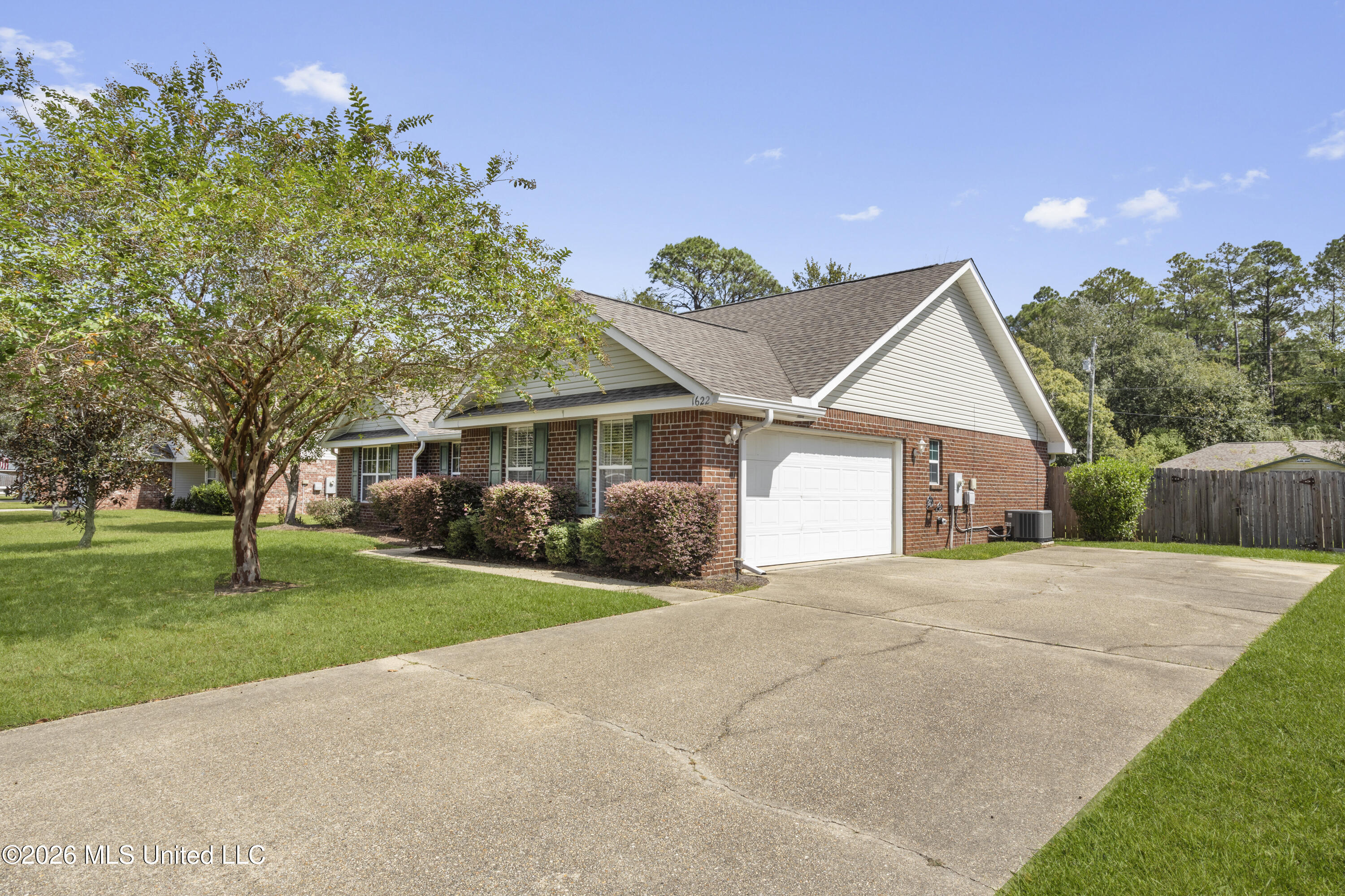 1622 Lori Drive Property Photo 3