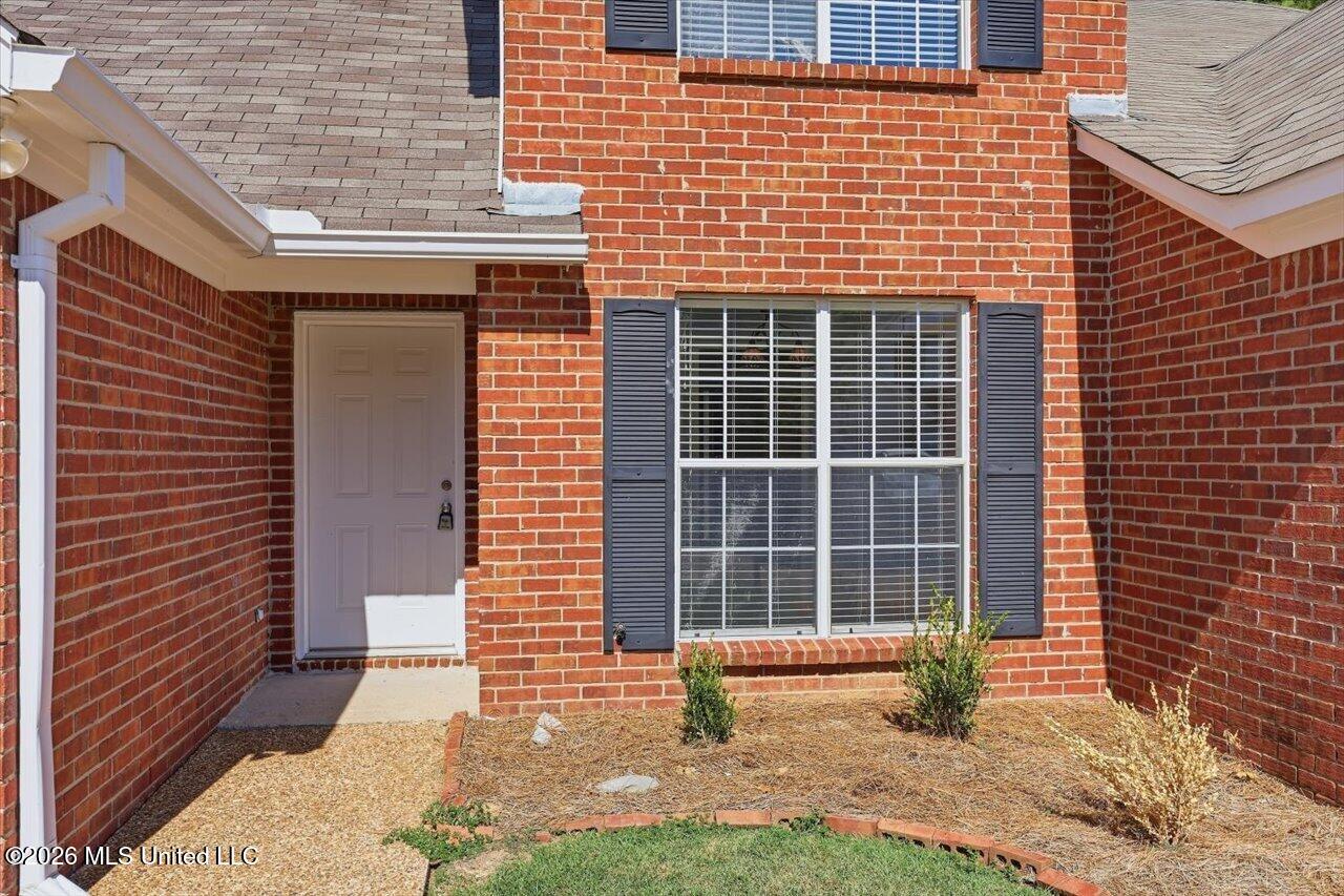 417 Woodlake Lane Property Photo 4