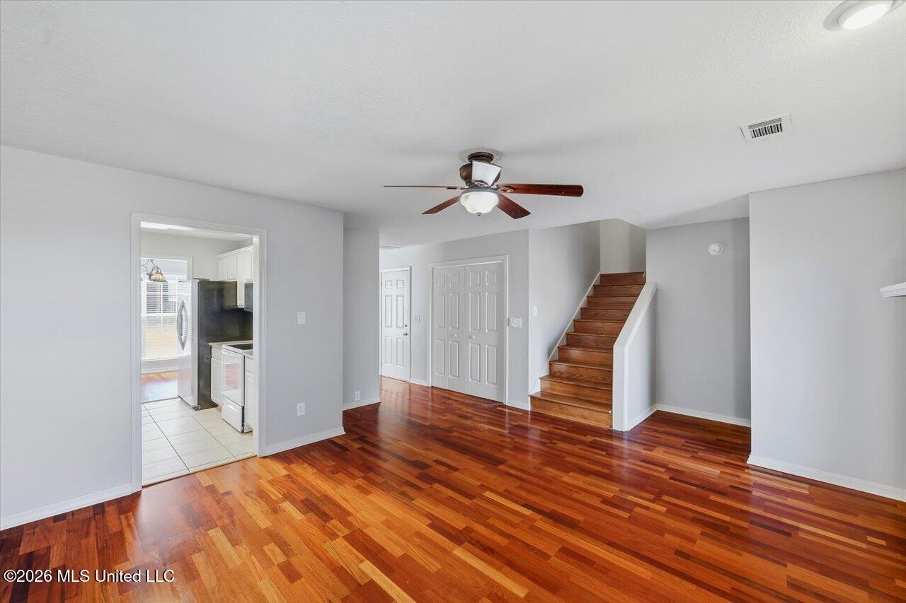 417 Woodlake Lane Property Photo 7