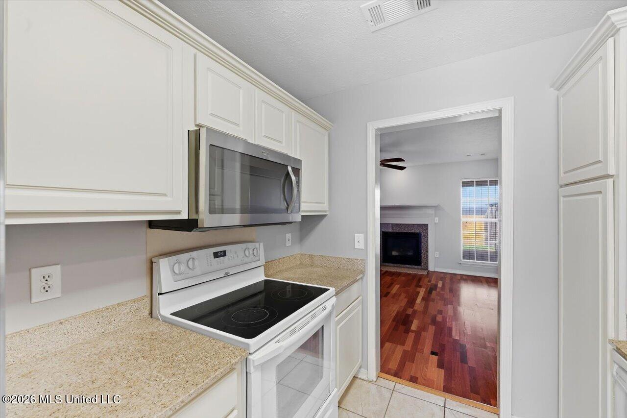 417 Woodlake Lane Property Photo 11