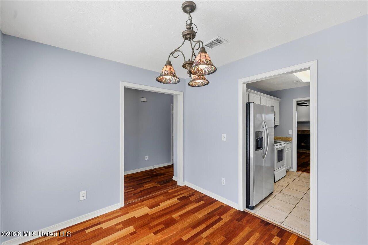 417 Woodlake Lane Property Photo 14