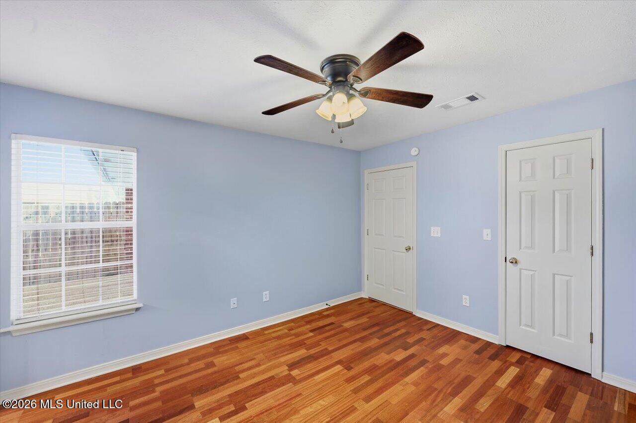 417 Woodlake Lane Property Photo 18