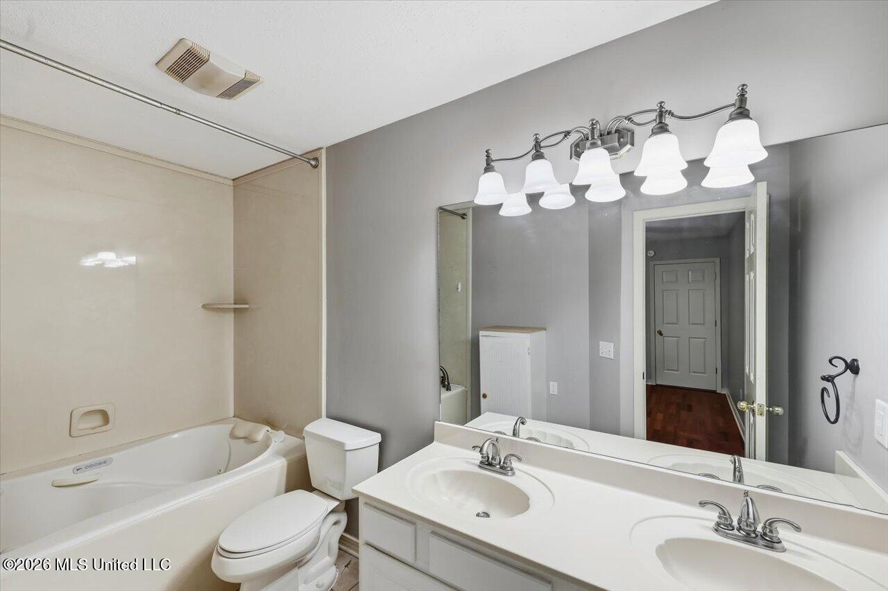 417 Woodlake Lane Property Photo 20