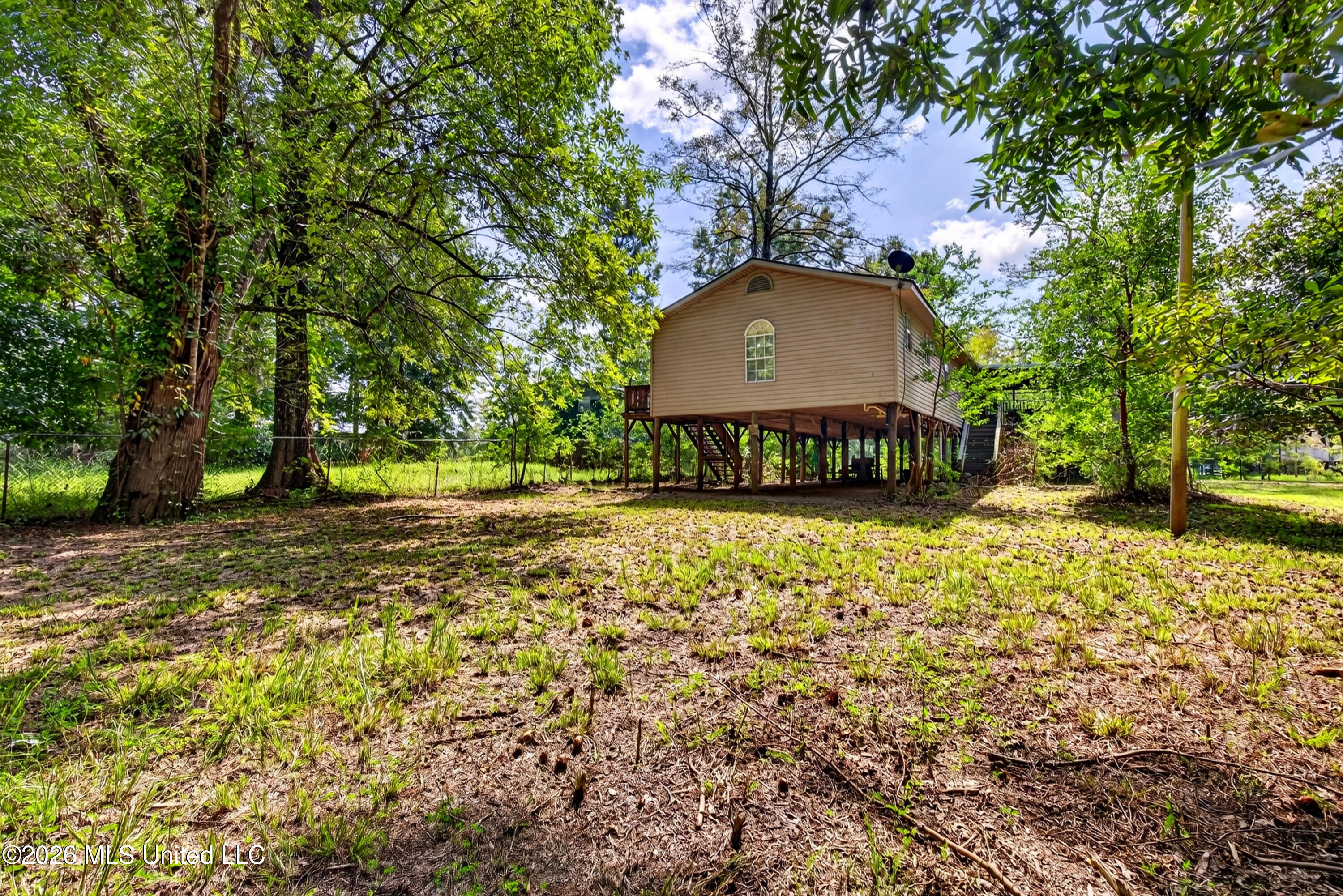 1713 Deer Lane Property Photo 1
