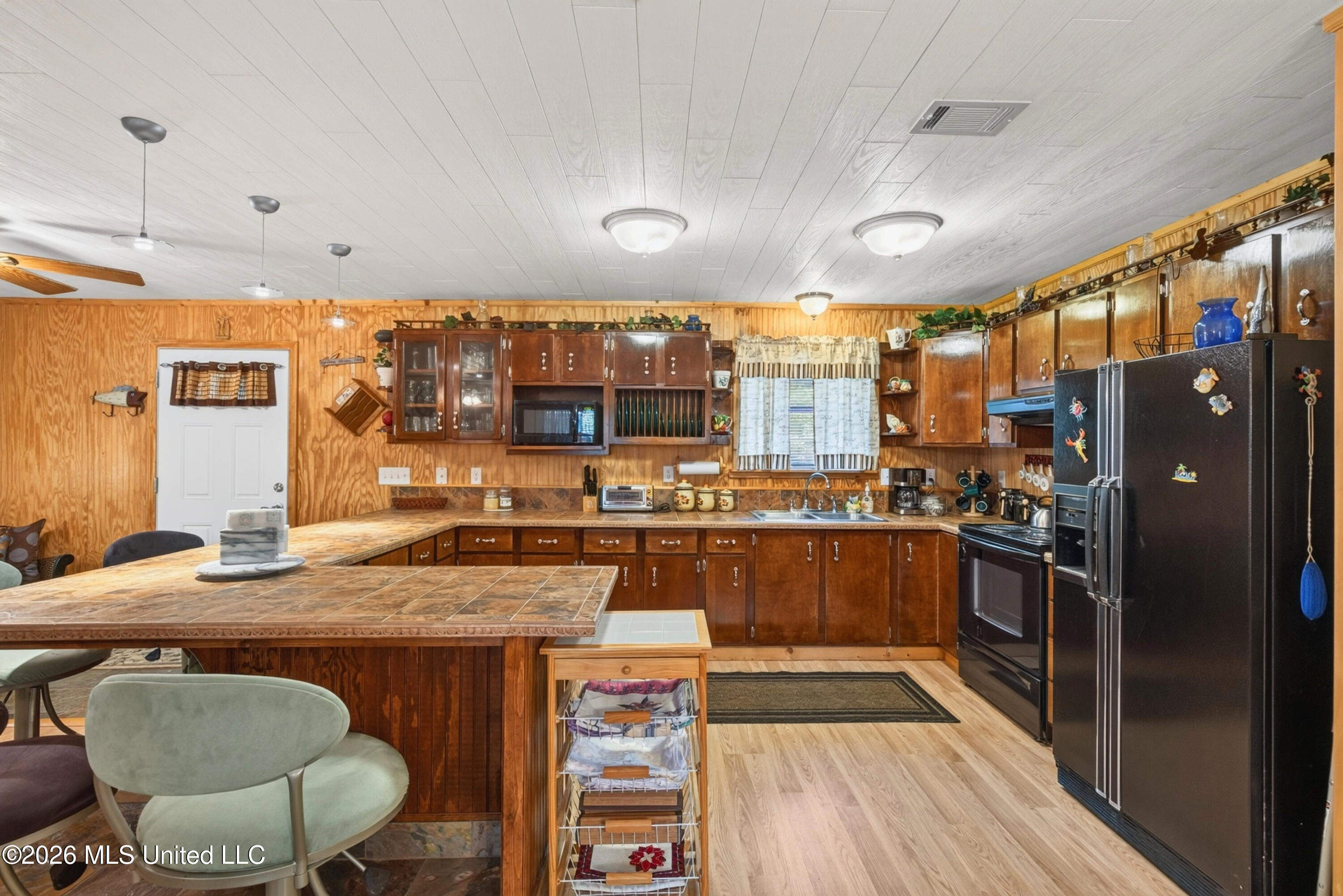1713 Deer Lane Property Photo 4