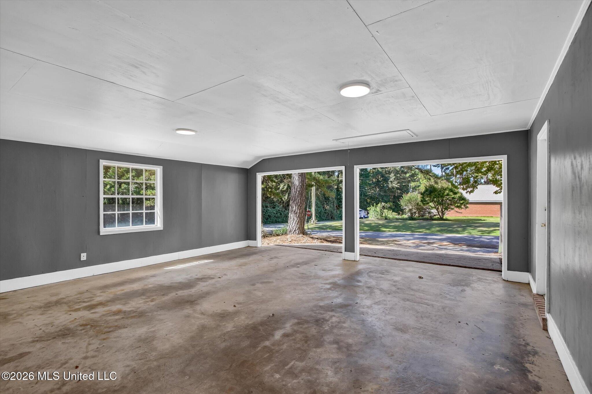 147 Somerset Drive Property Photo 4