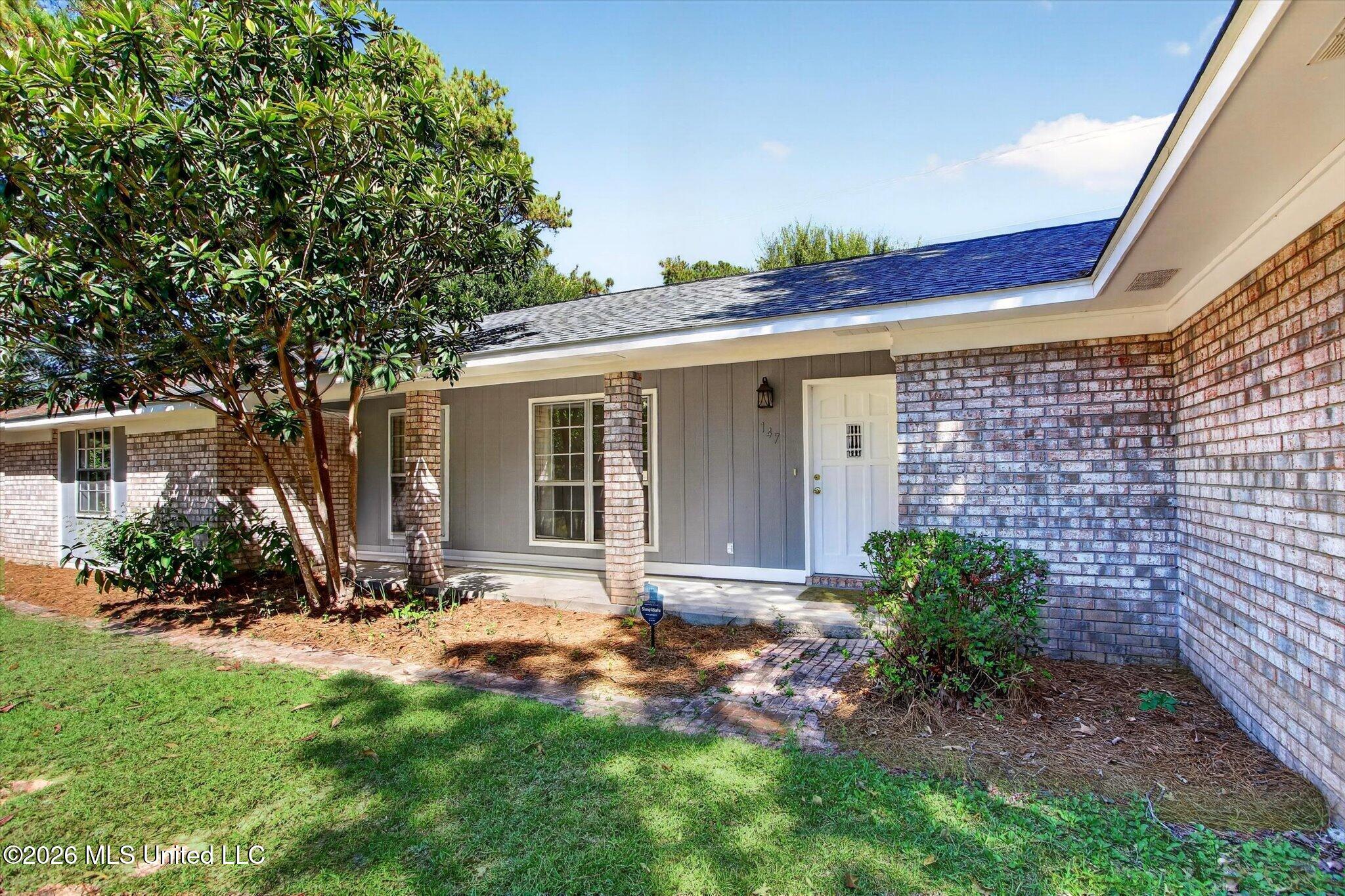 147 Somerset Drive Property Photo 8