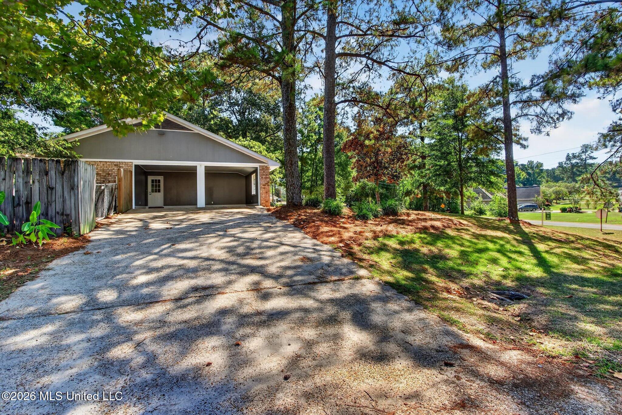 147 Somerset Drive Property Photo 10