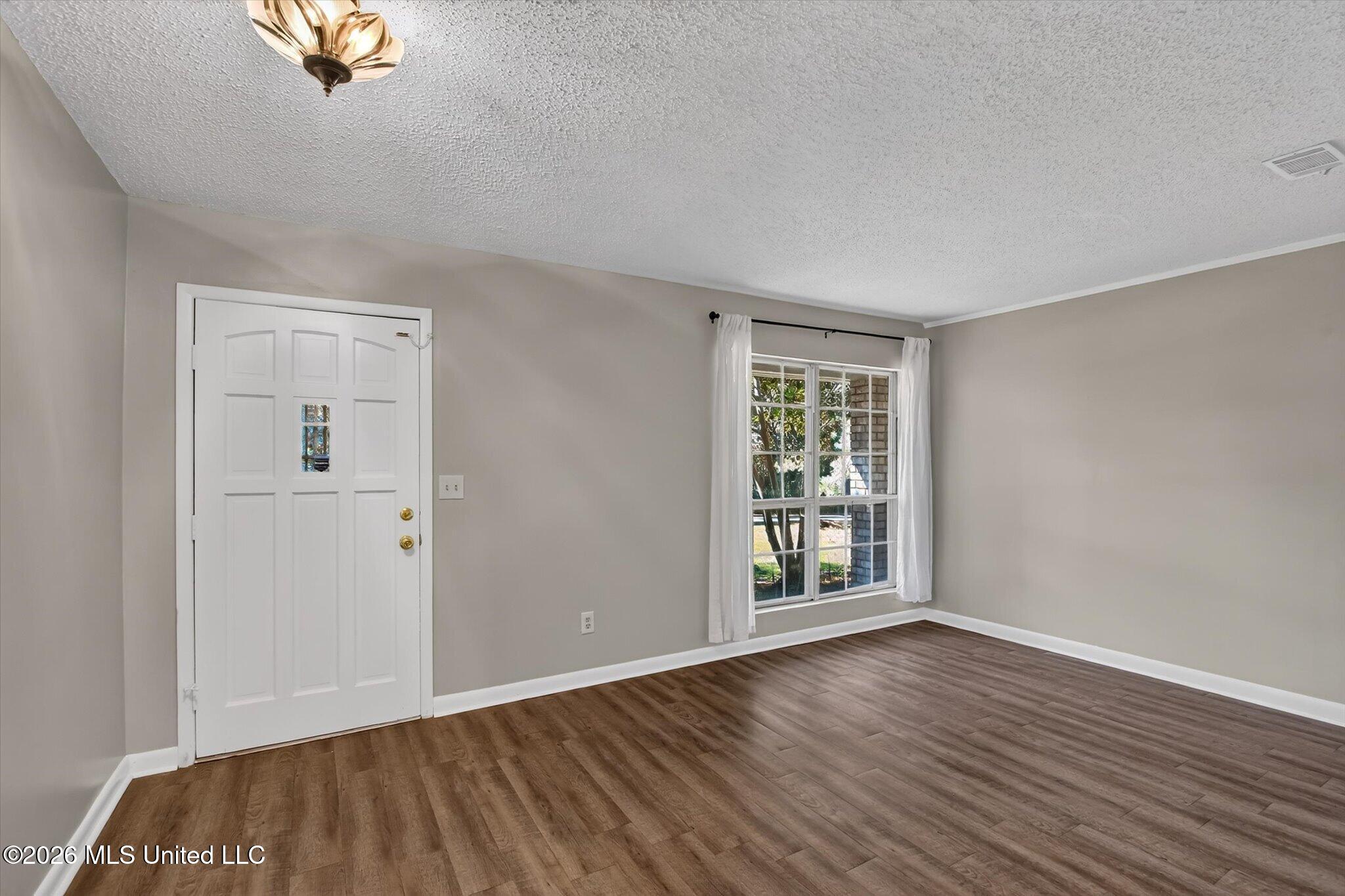 147 Somerset Drive Property Photo 12