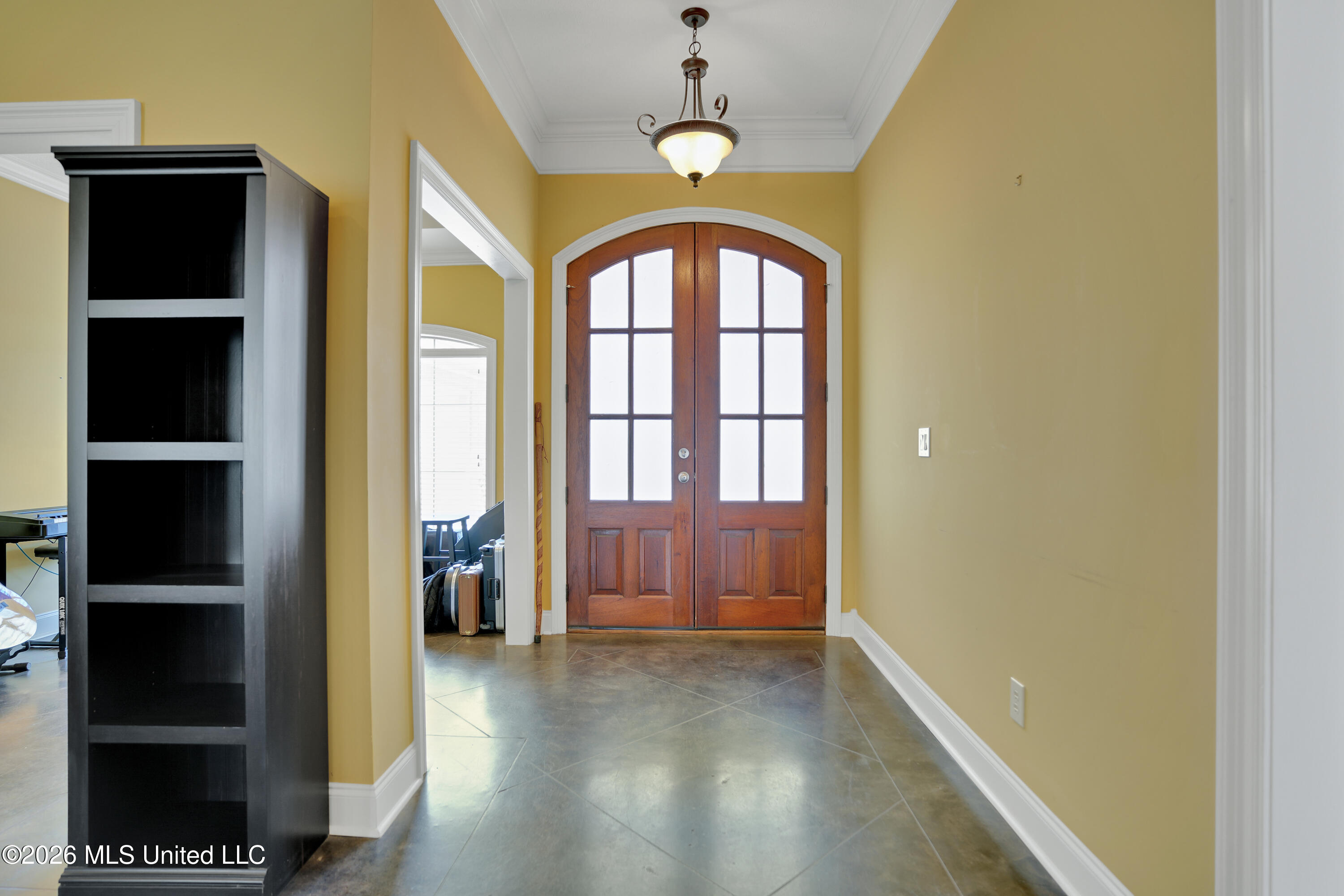 2159 Crossbridge Boulevard Property Photo 4
