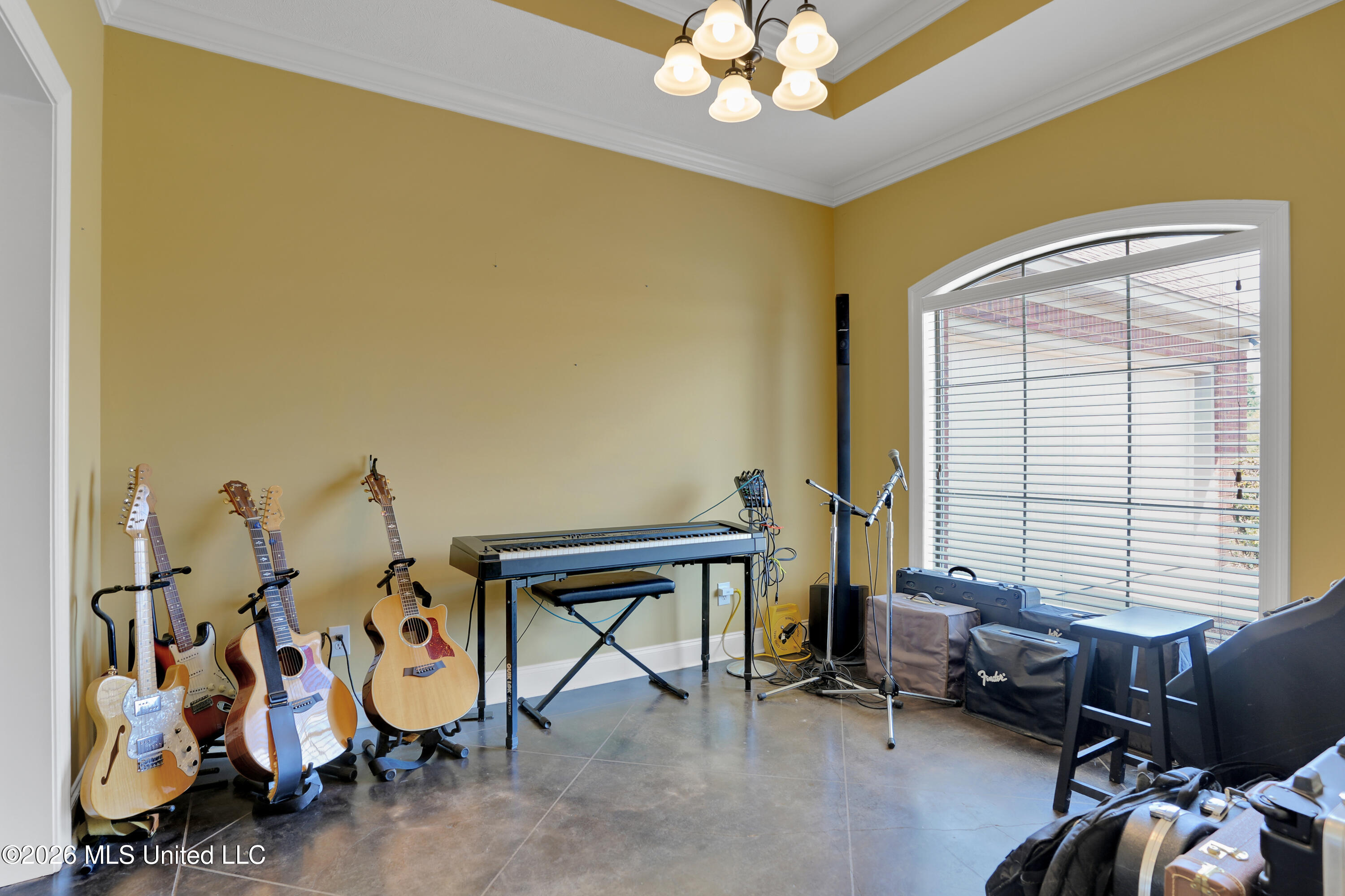 2159 Crossbridge Boulevard Property Photo 6