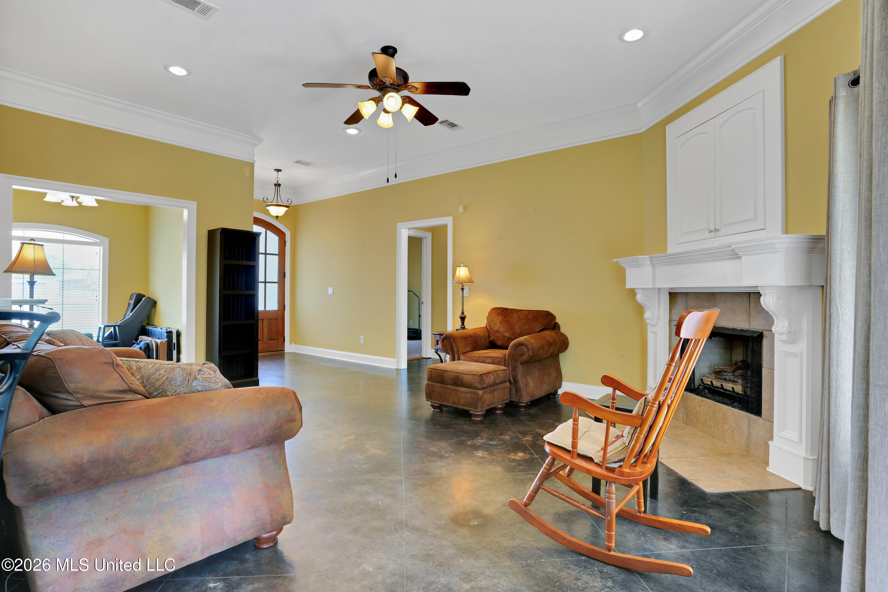 2159 Crossbridge Boulevard Property Photo 8