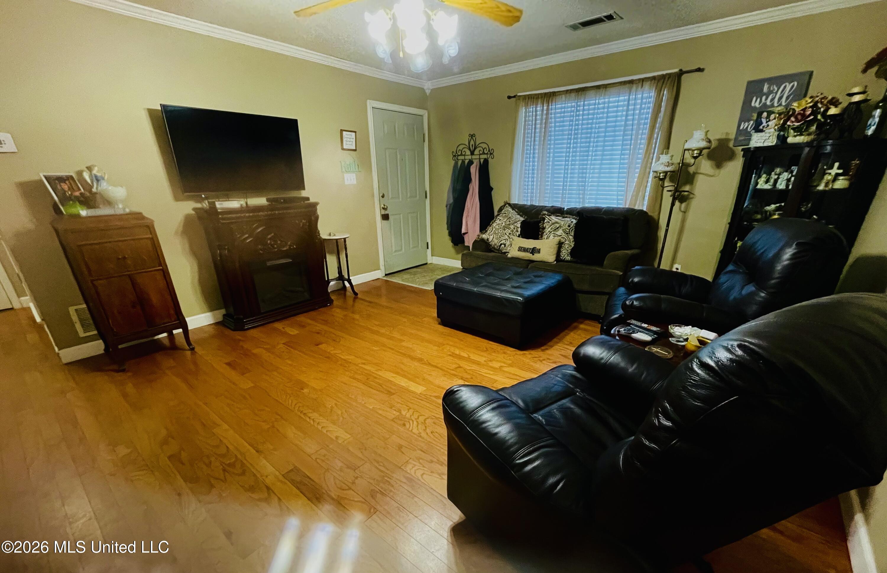 110 Country Meadows Drive Property Photo 4