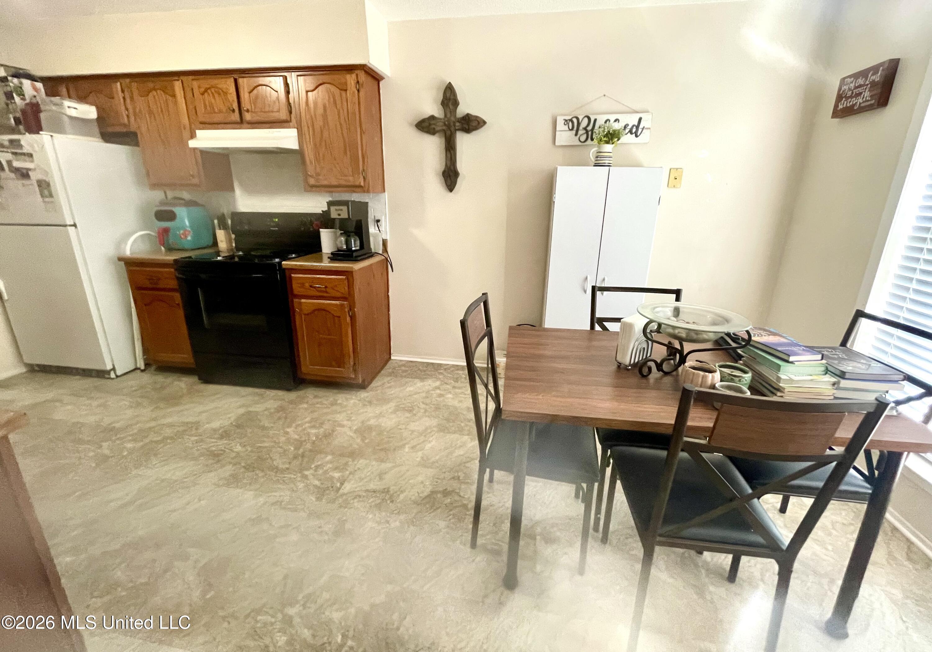 110 Country Meadows Drive Property Photo 8