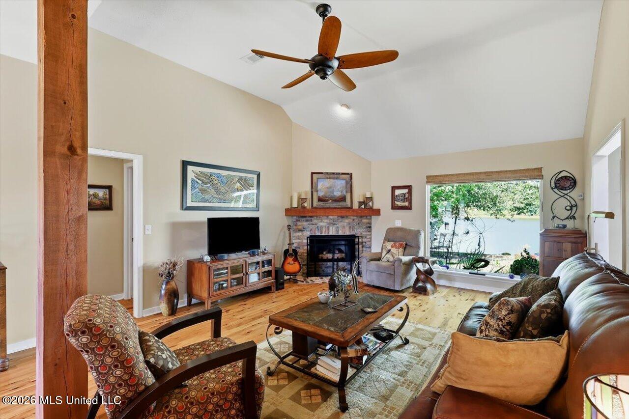 433 Westport Way Property Photo 6