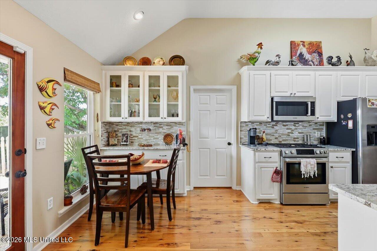 433 Westport Way Property Photo 10