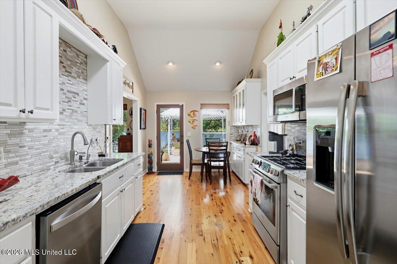 433 Westport Way Property Photo 14