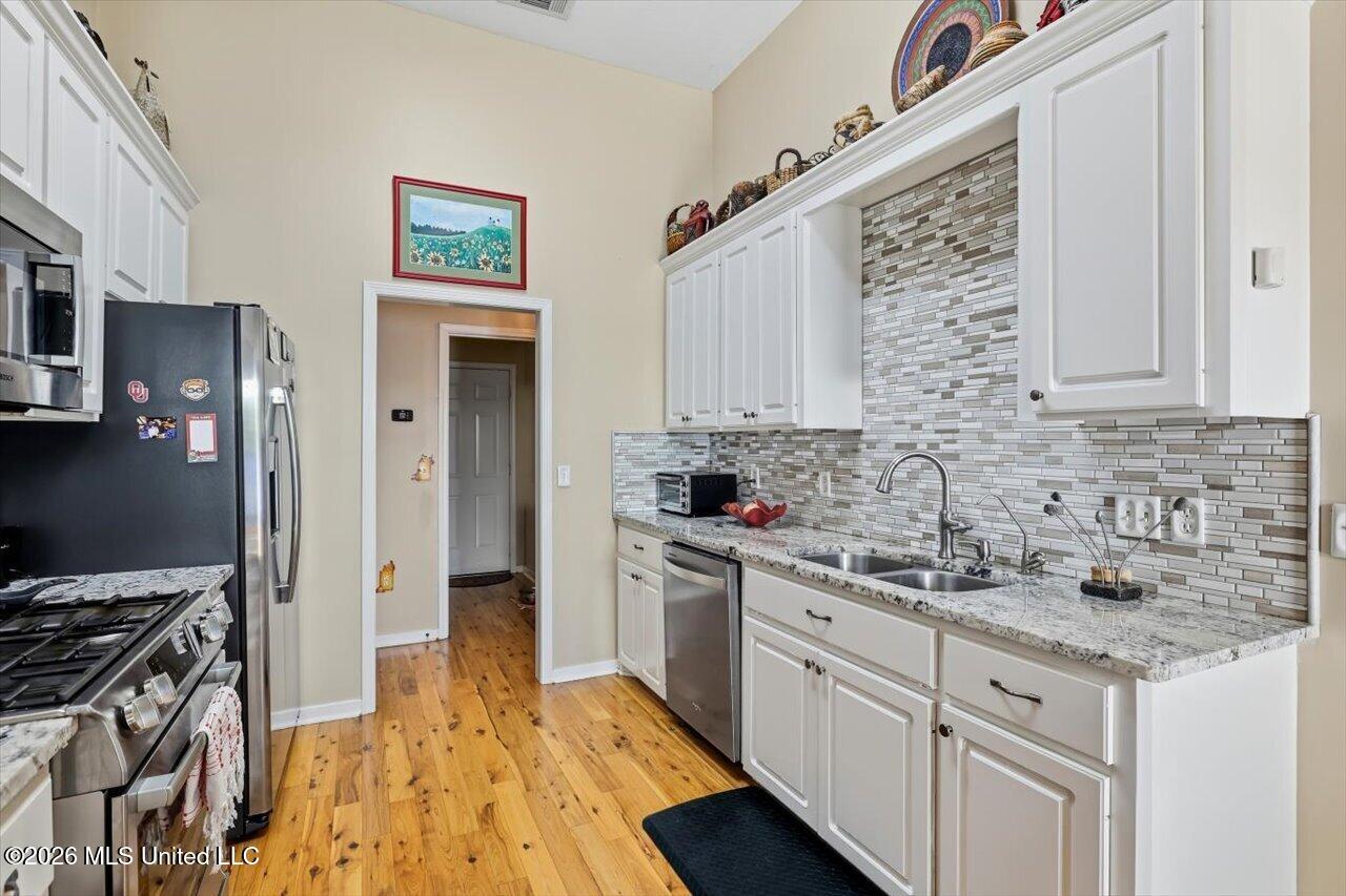 433 Westport Way Property Photo 15