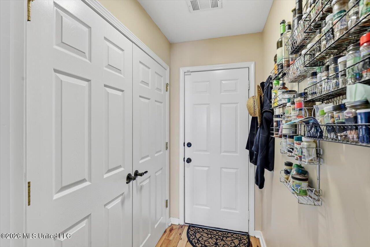 433 Westport Way Property Photo 16