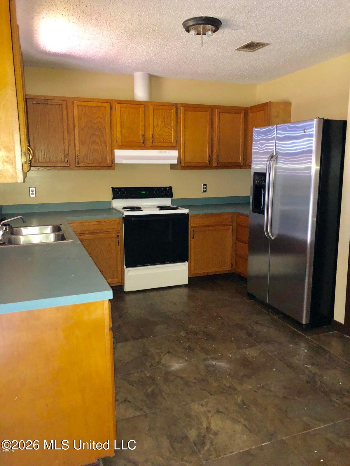 10696 Plummer Circle Property Photo 5