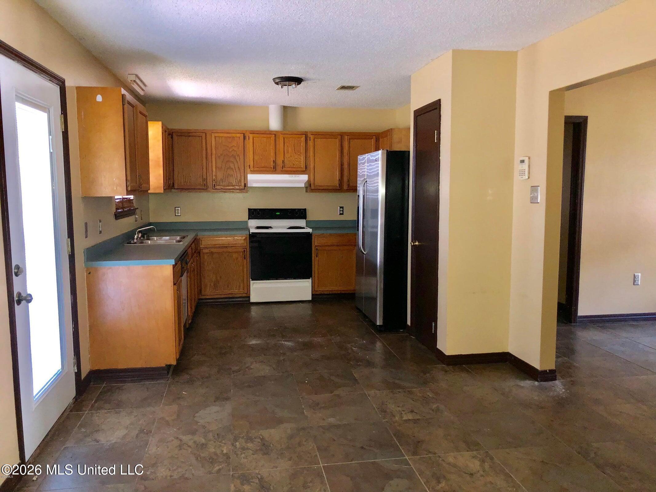 10696 Plummer Circle Property Photo 6