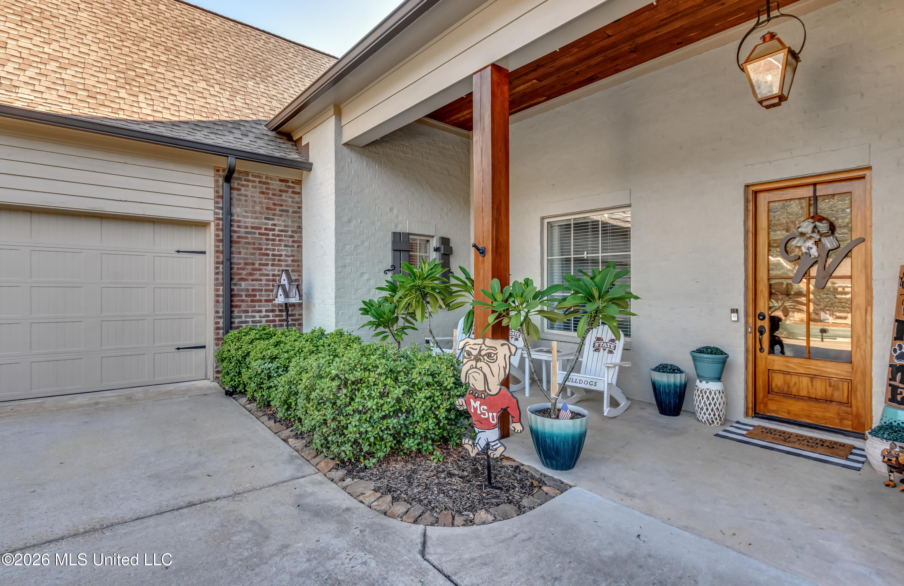 112 Tailfeather Drive Property Photo 6