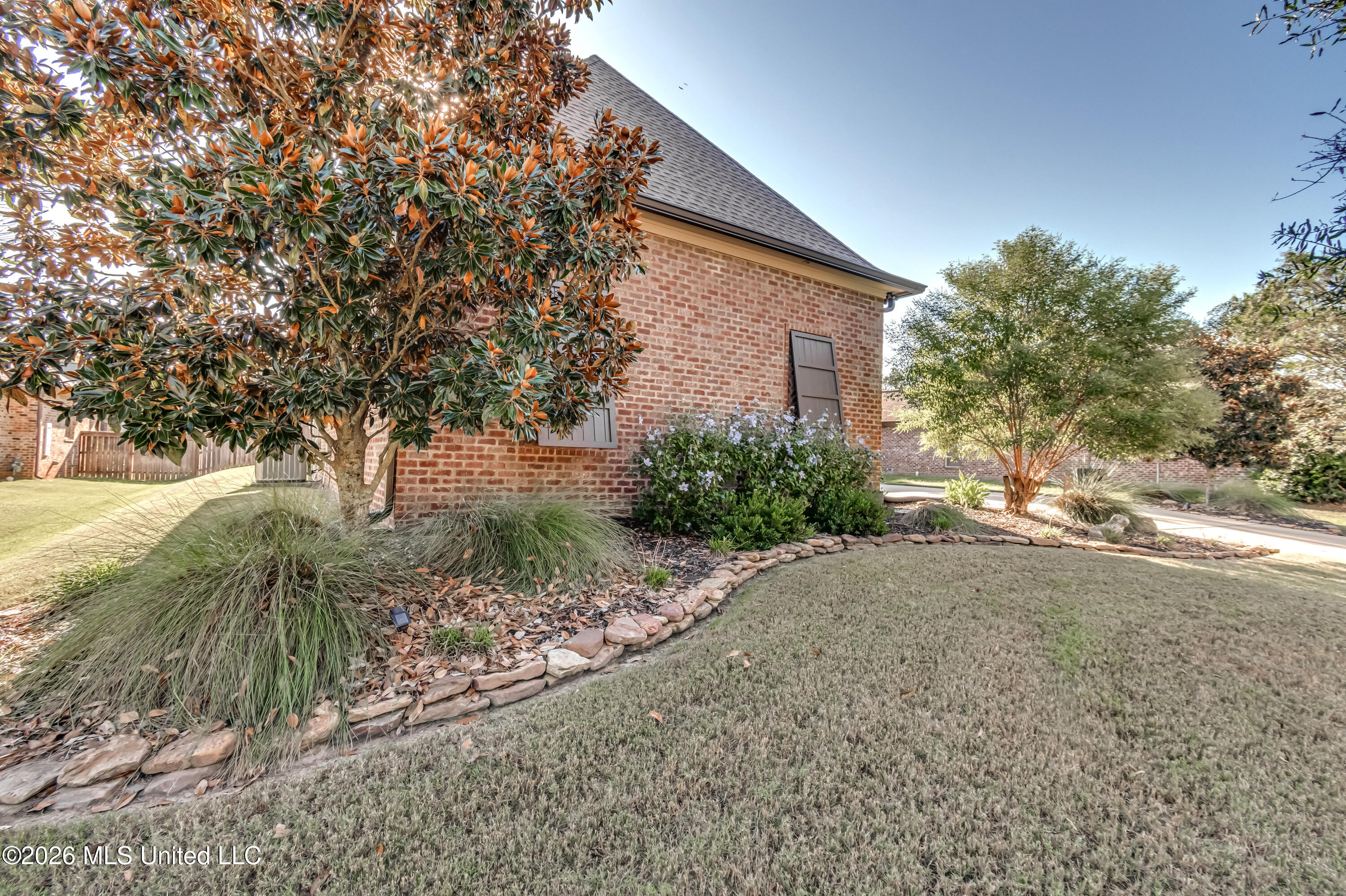 112 Tailfeather Drive Property Photo 8