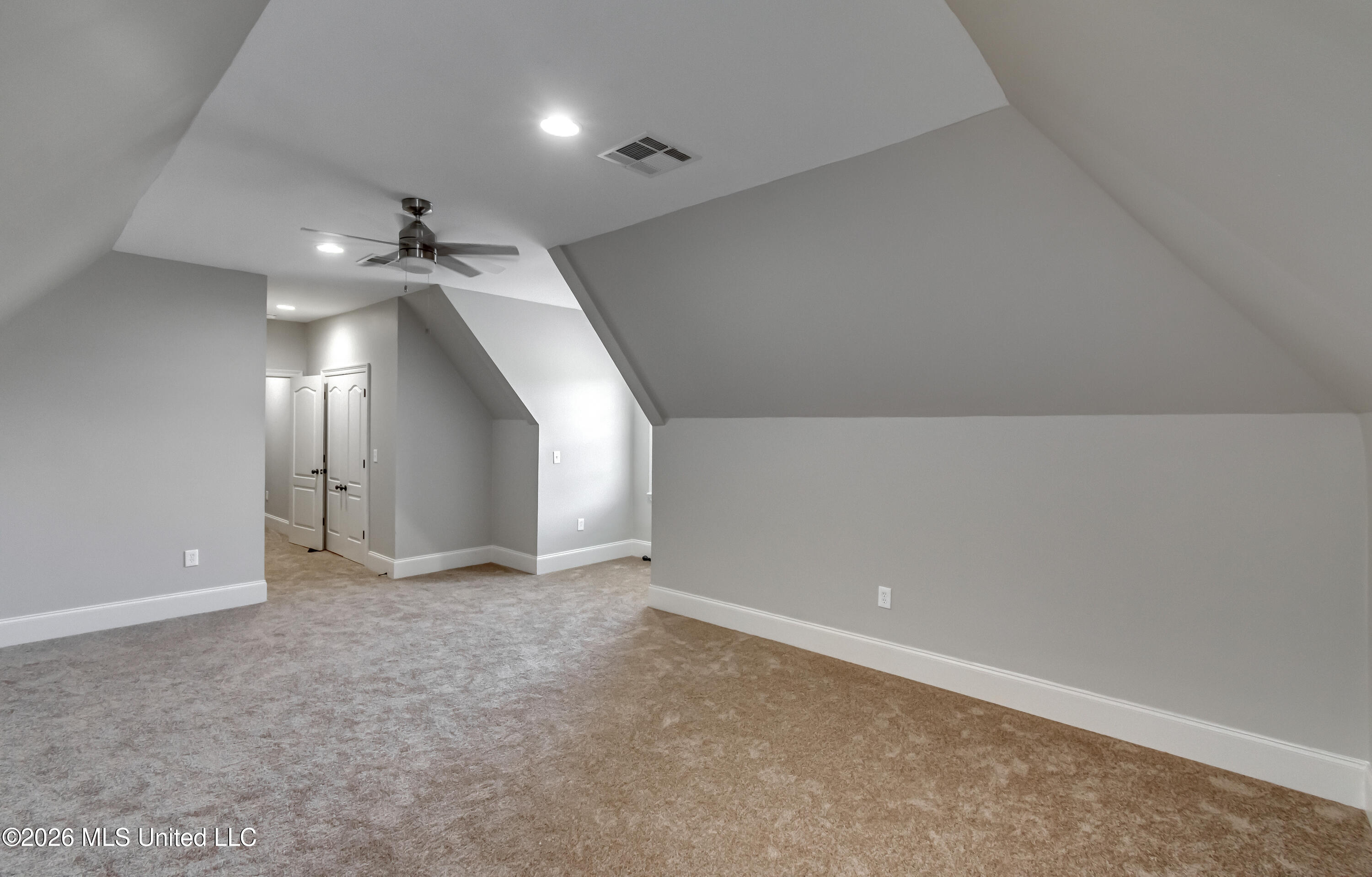 112 Tailfeather Drive Property Photo 63