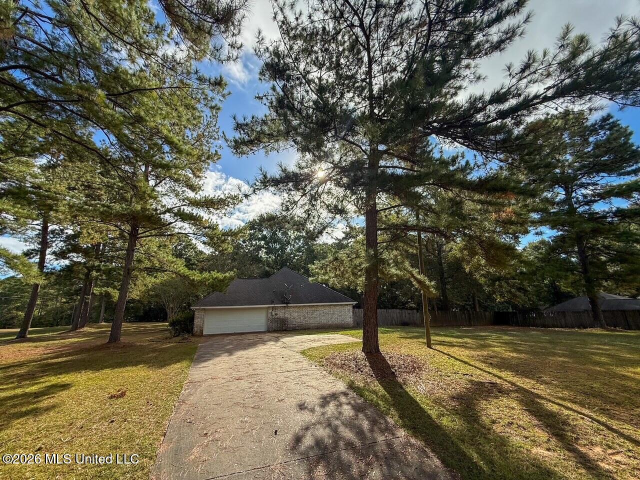 1061 Hutson Circle Property Photo 5