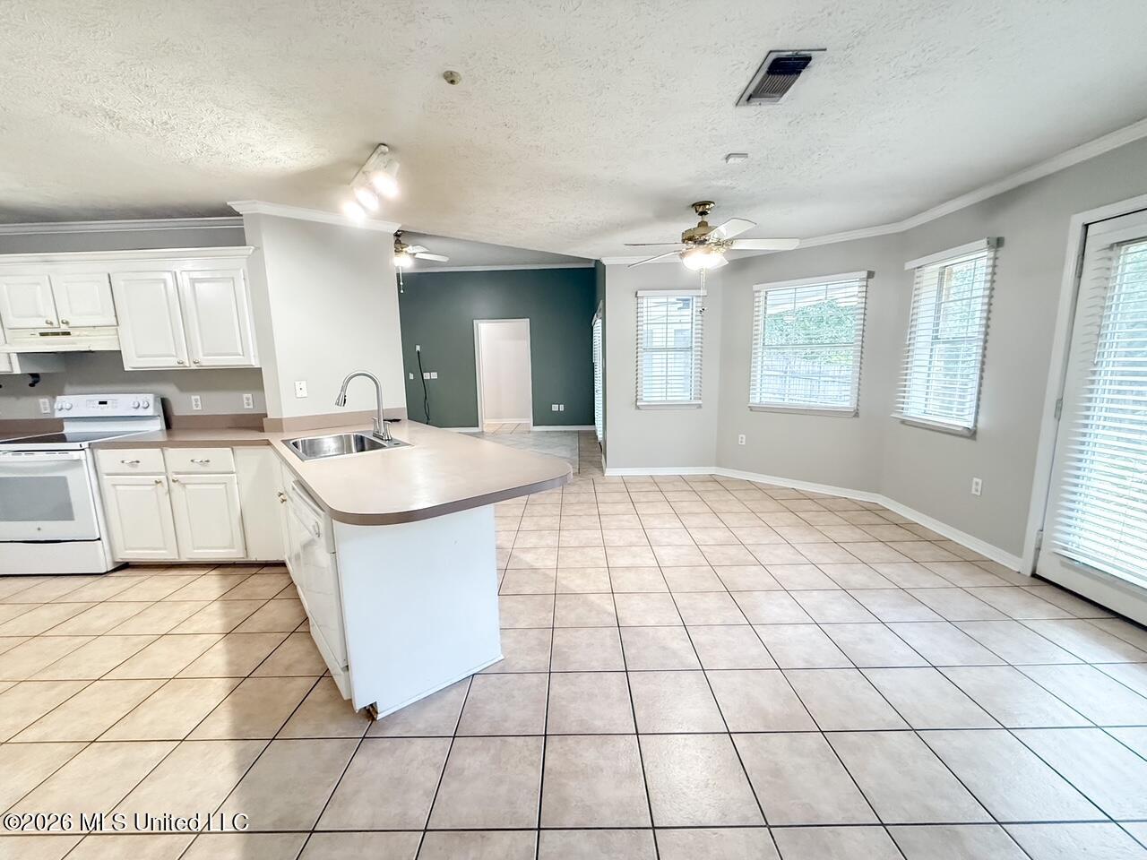 1061 Hutson Circle Property Photo 10