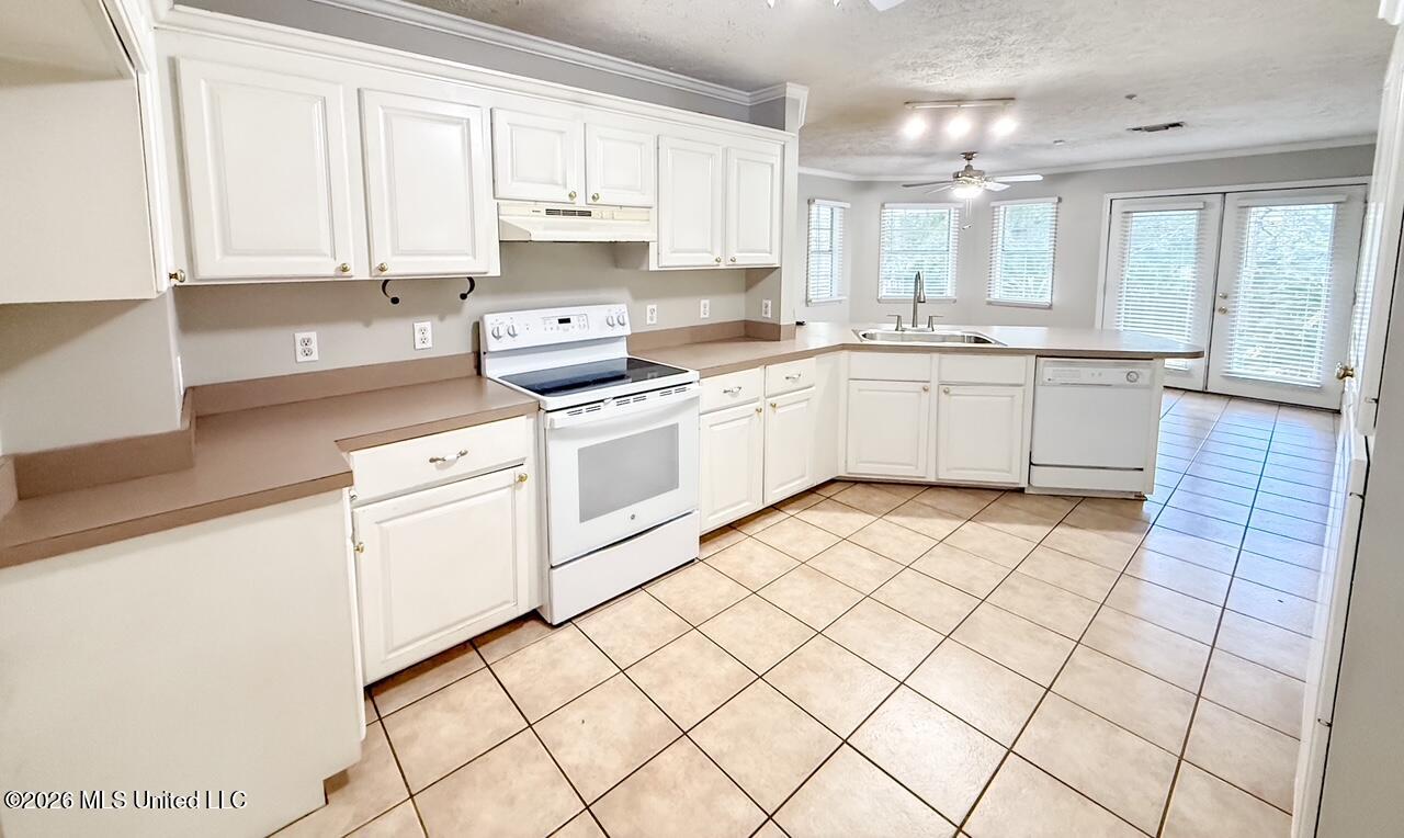 1061 Hutson Circle Property Photo 11