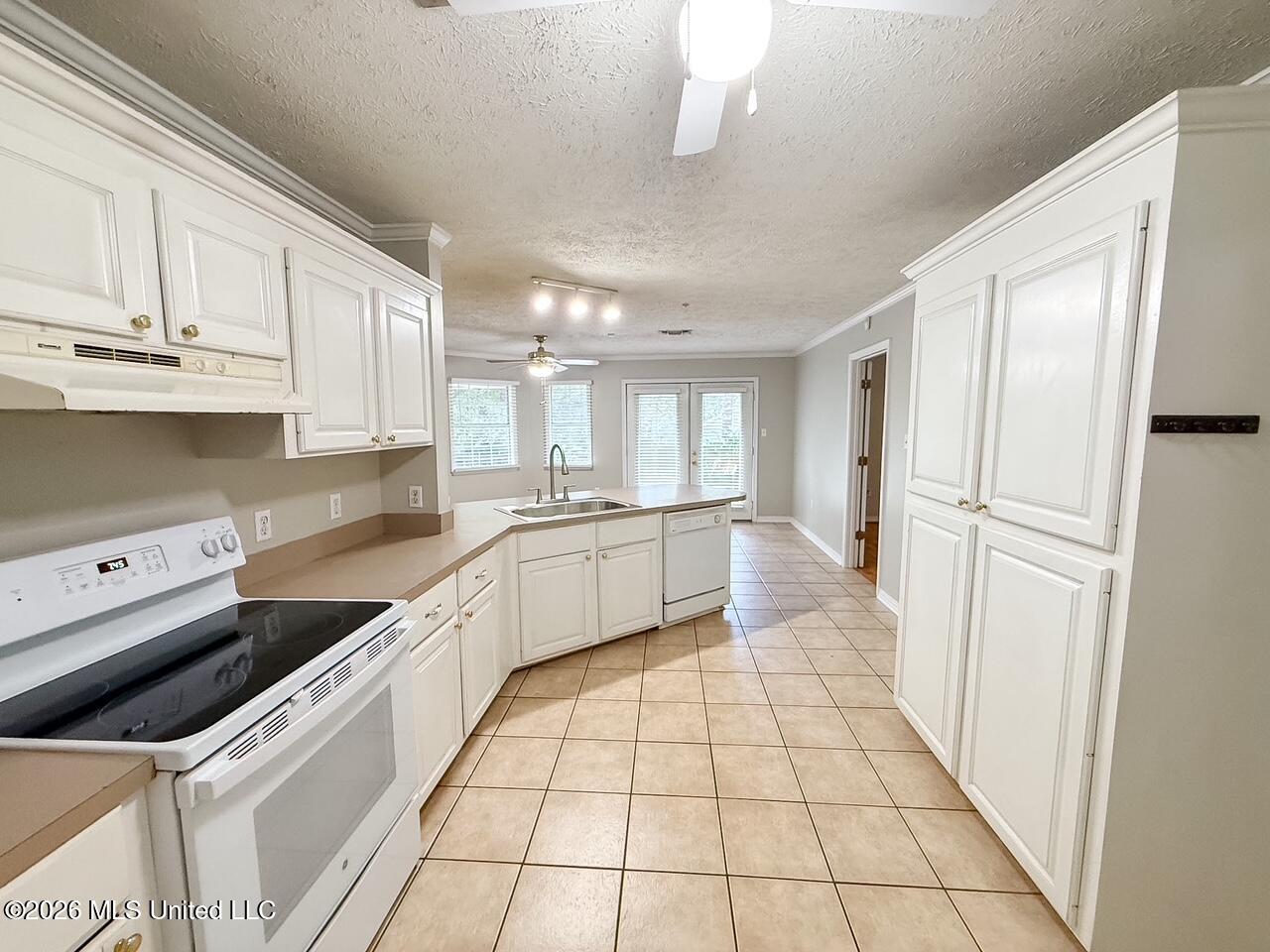 1061 Hutson Circle Property Photo 12