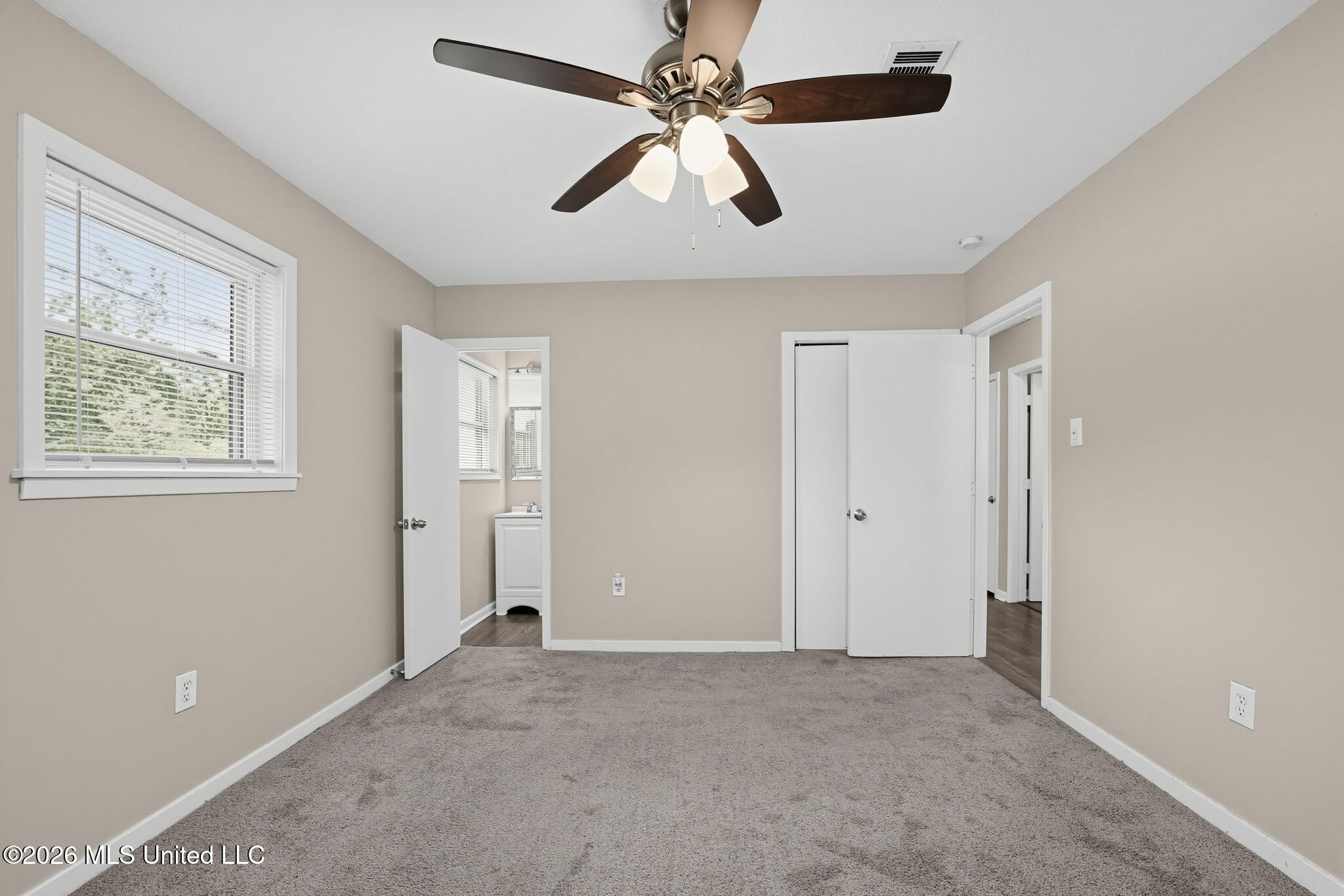 806 Louis Wilson Drive Property Photo 5