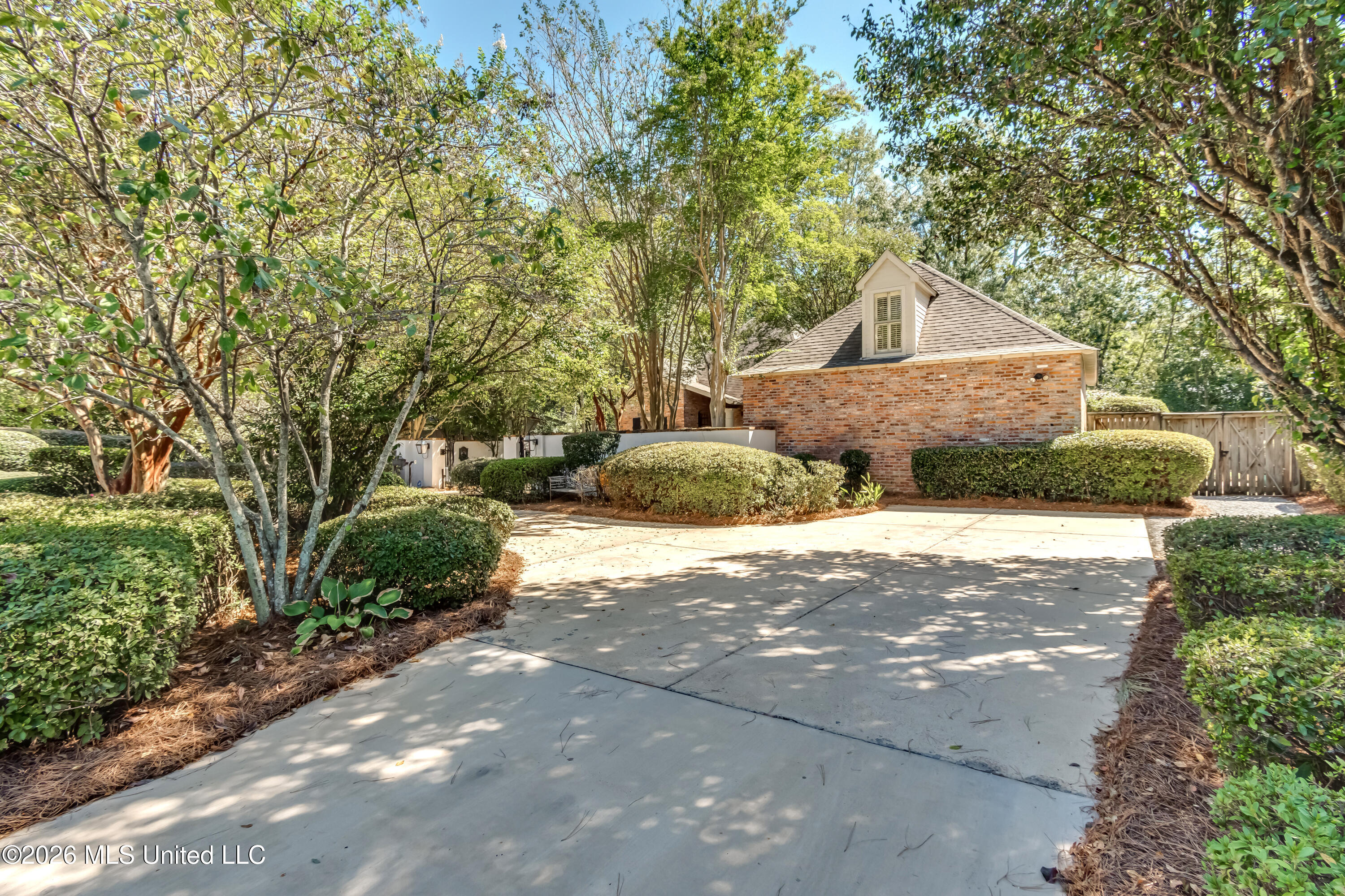 1353 E Northside Drive Property Photo 67