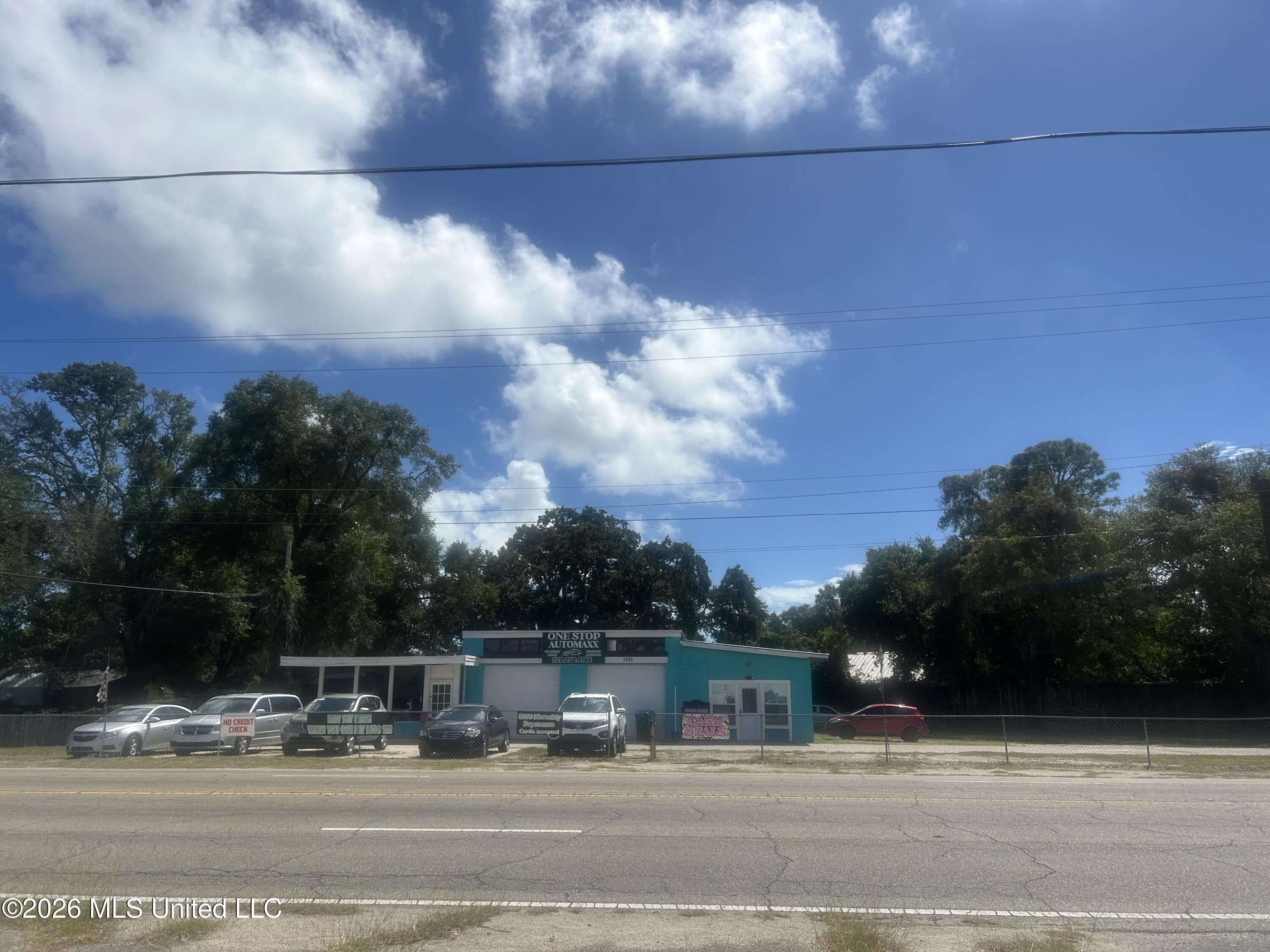 1305 Pass Road Property Photo 1