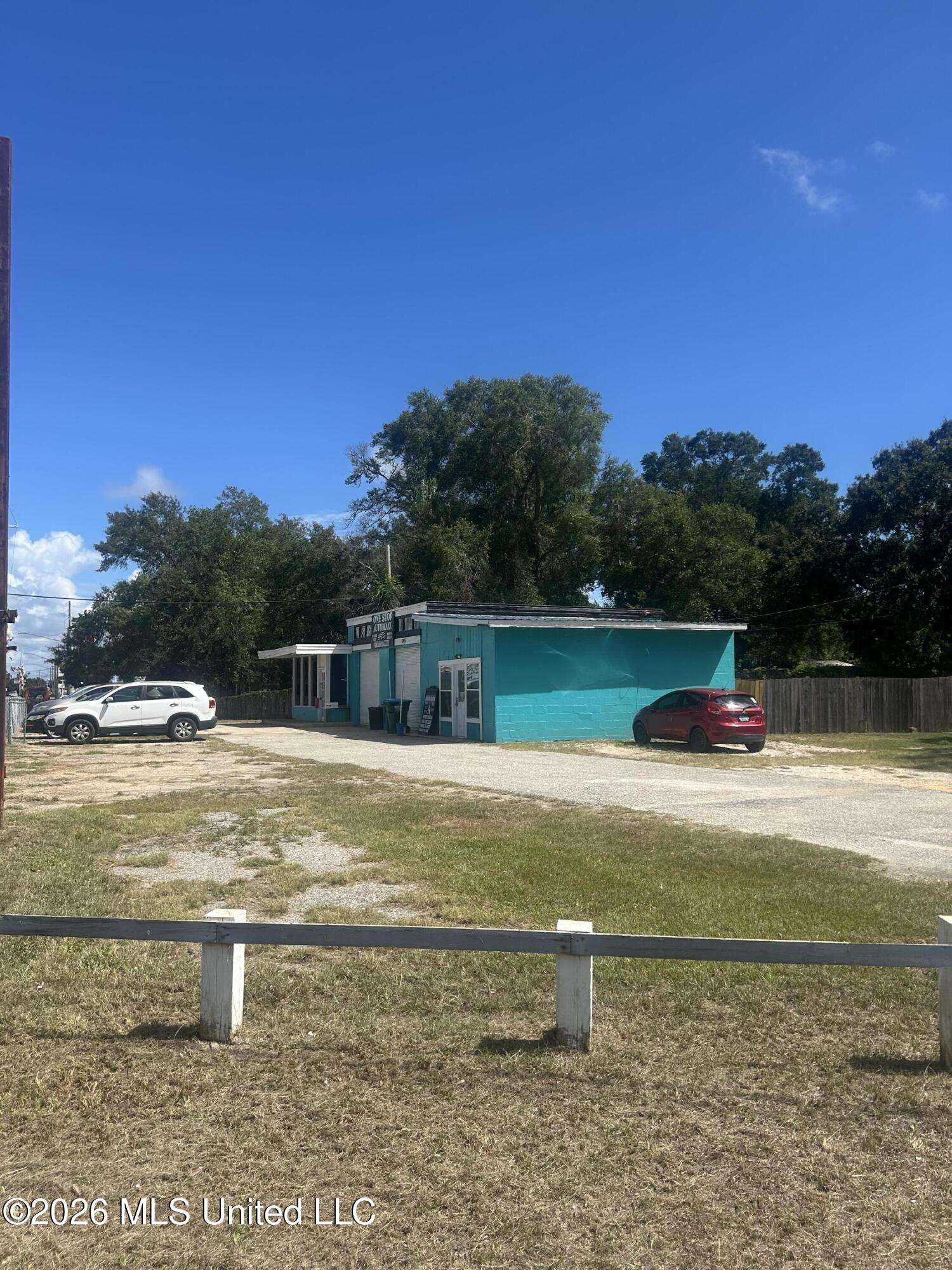1305 Pass Road Property Photo 3