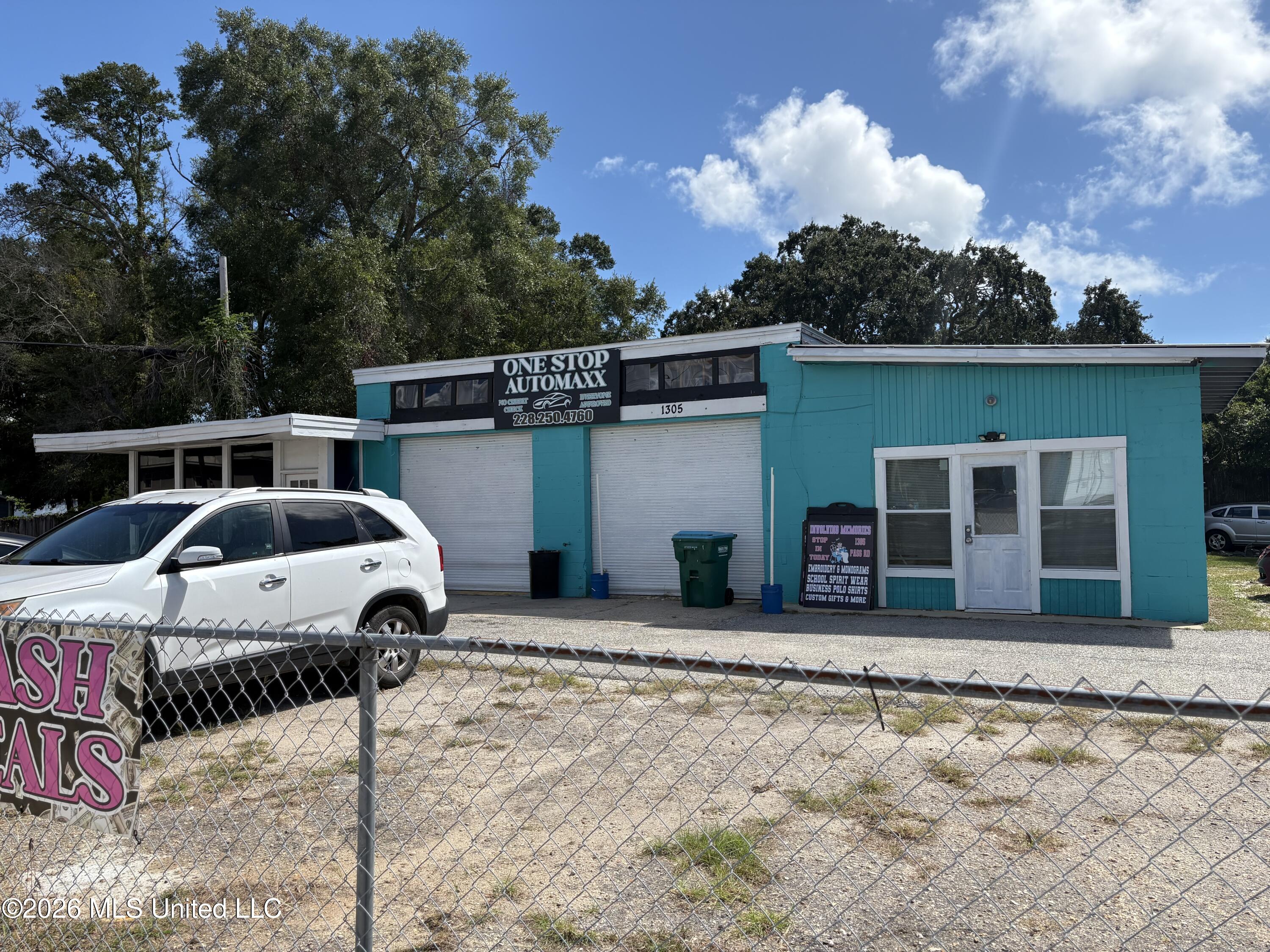 1305 Pass Road Property Photo 4