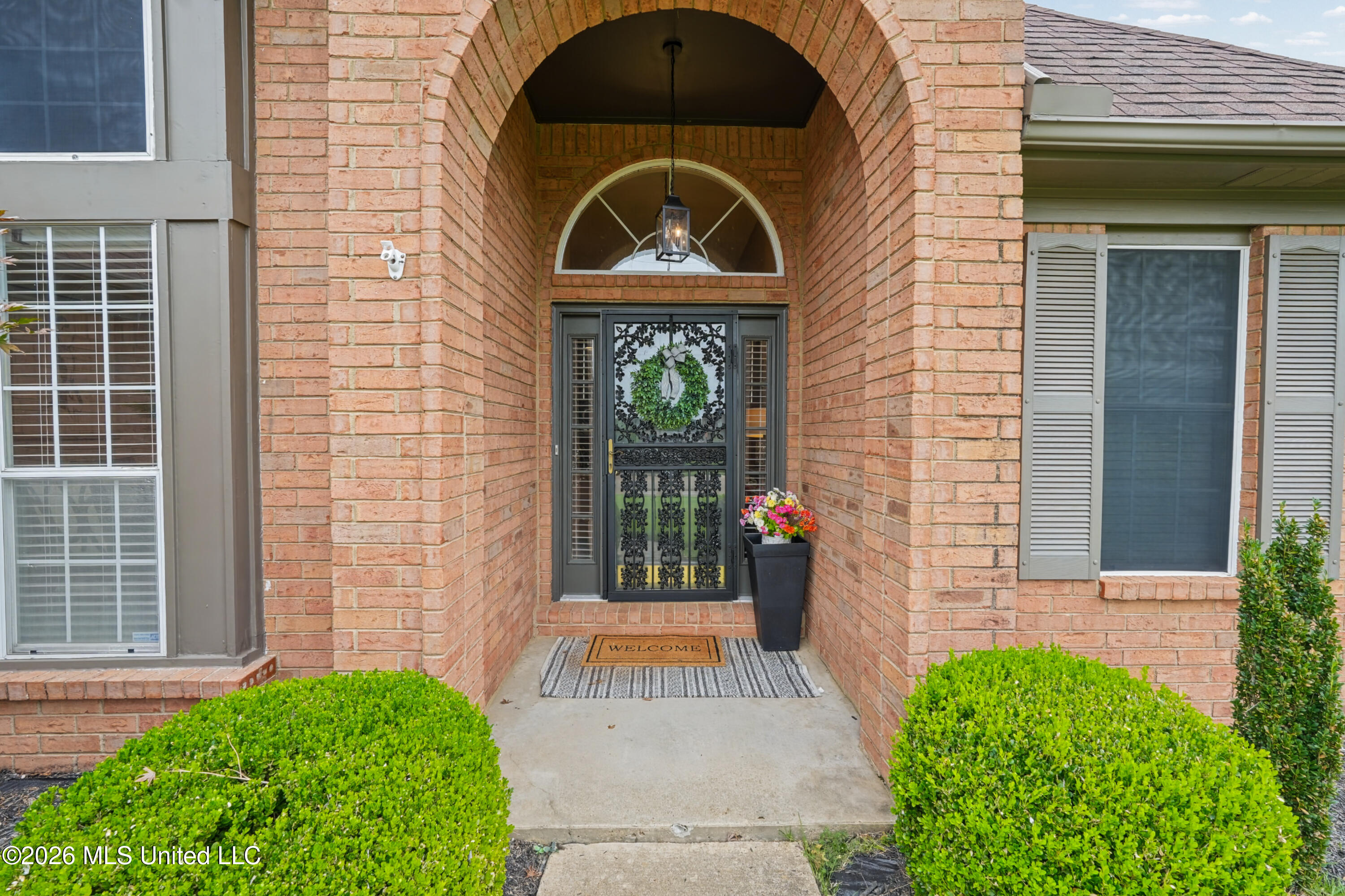 6724 Braybourne Main Property Photo 2