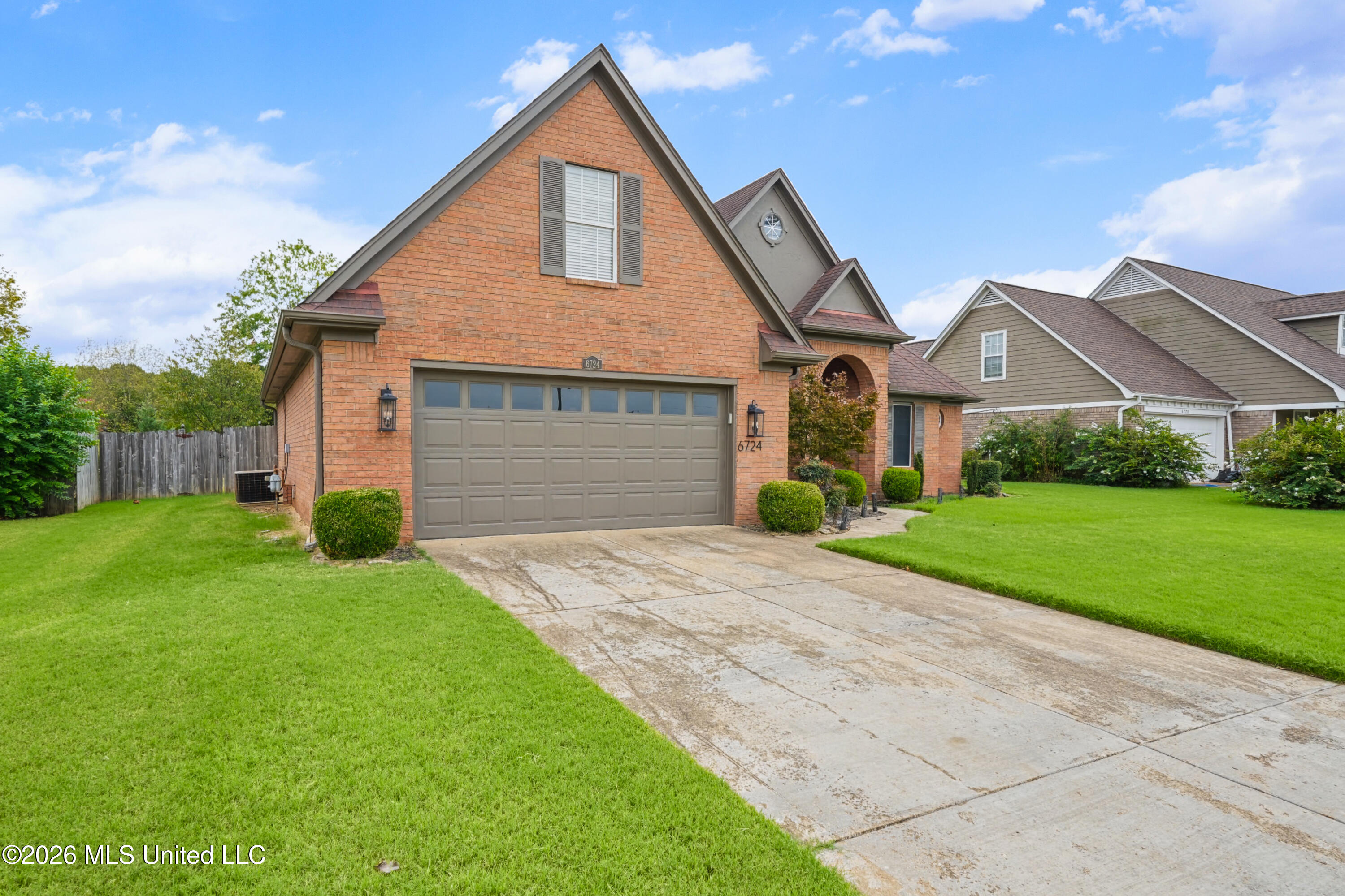 6724 Braybourne Main Property Photo 4