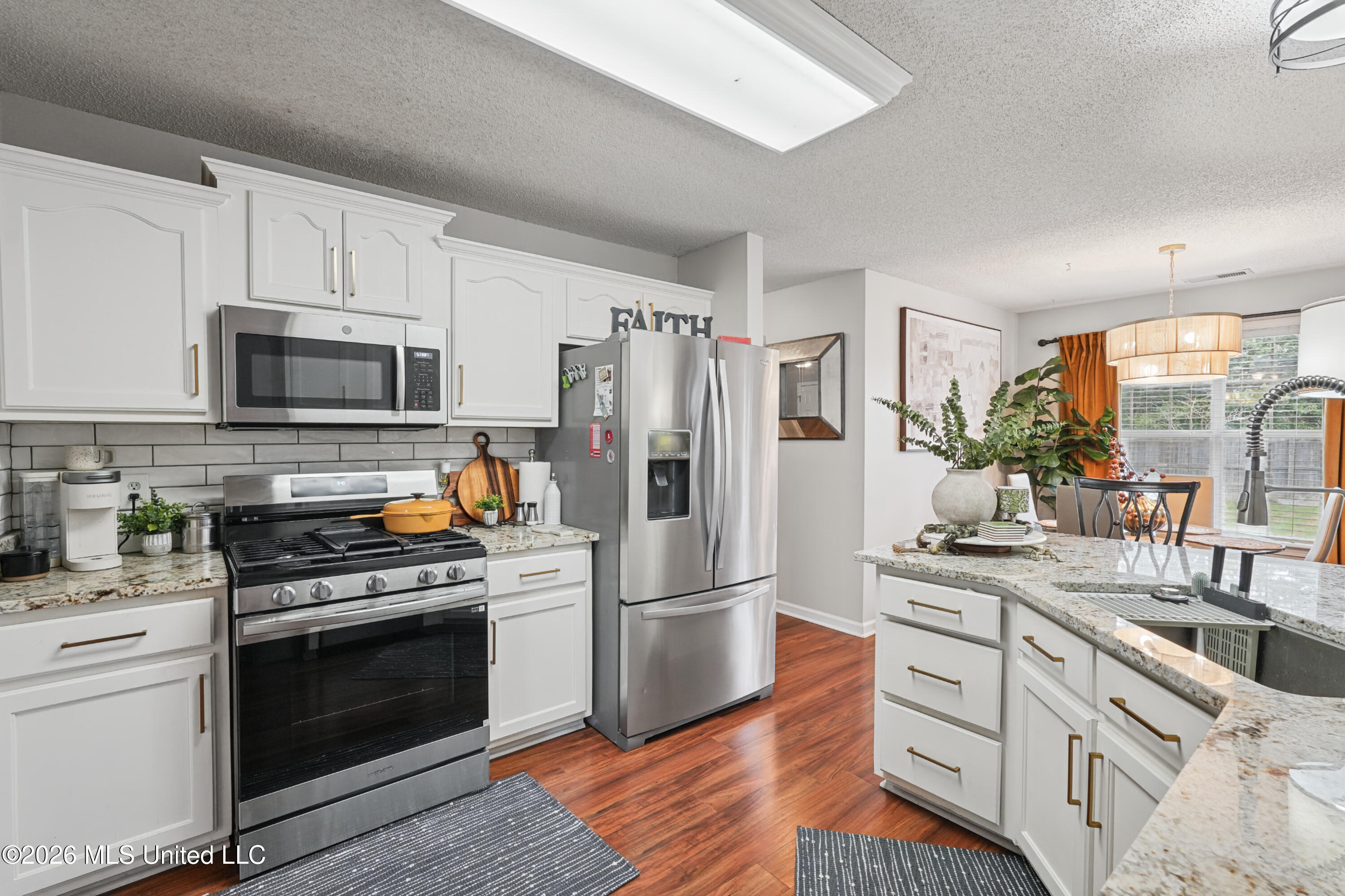 6724 Braybourne Main Property Photo 8