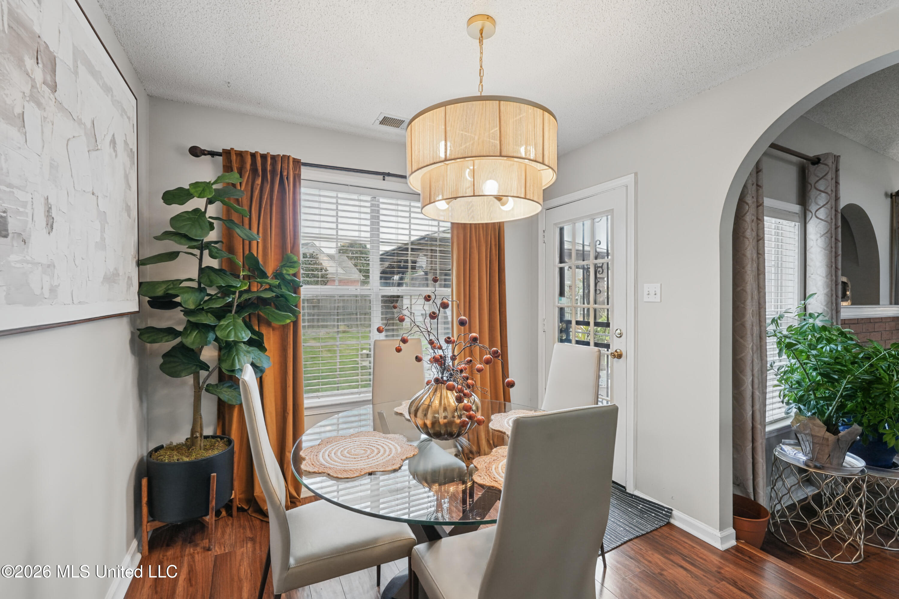 6724 Braybourne Main Property Photo 10