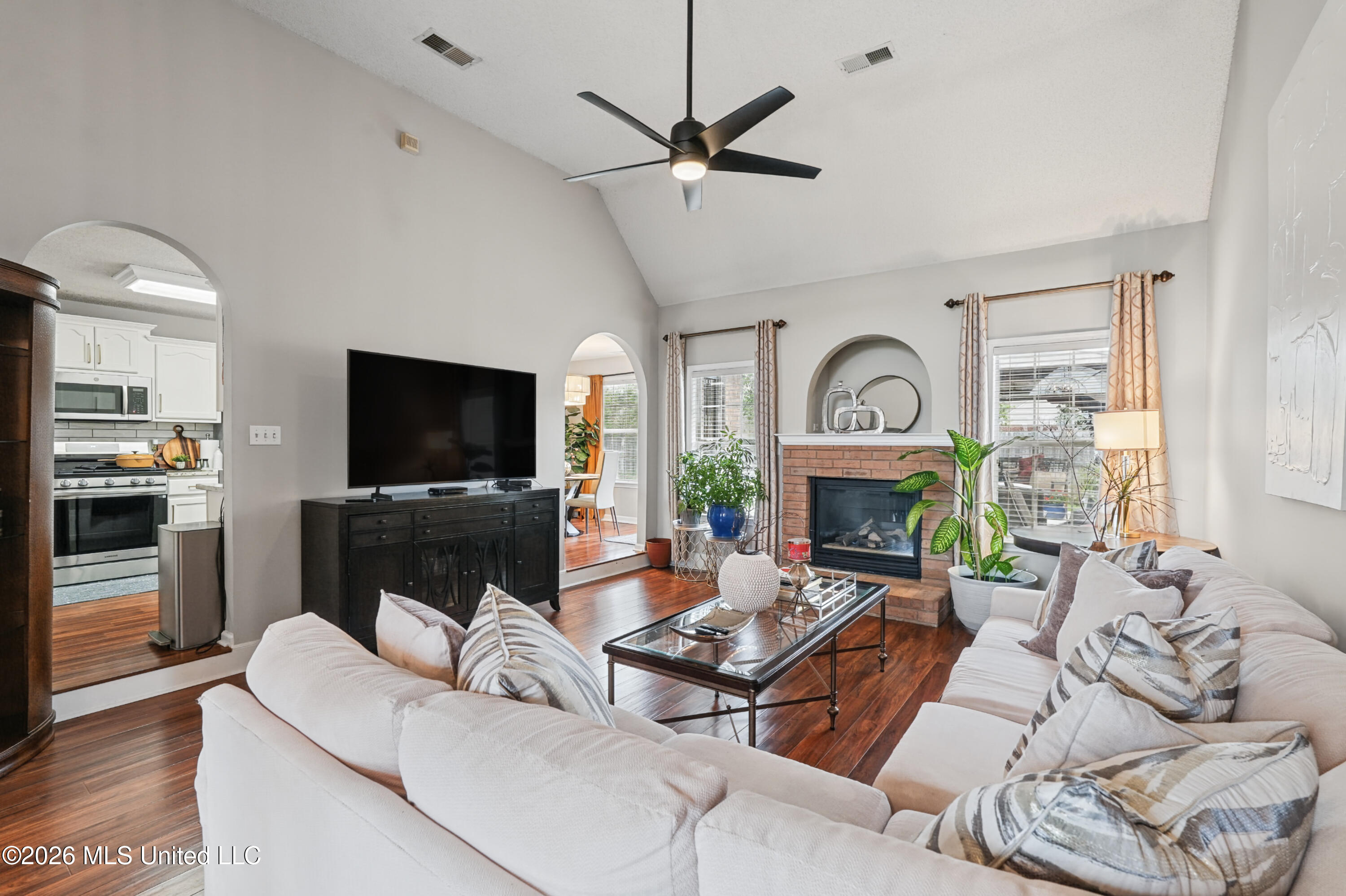 6724 Braybourne Main Property Photo 12