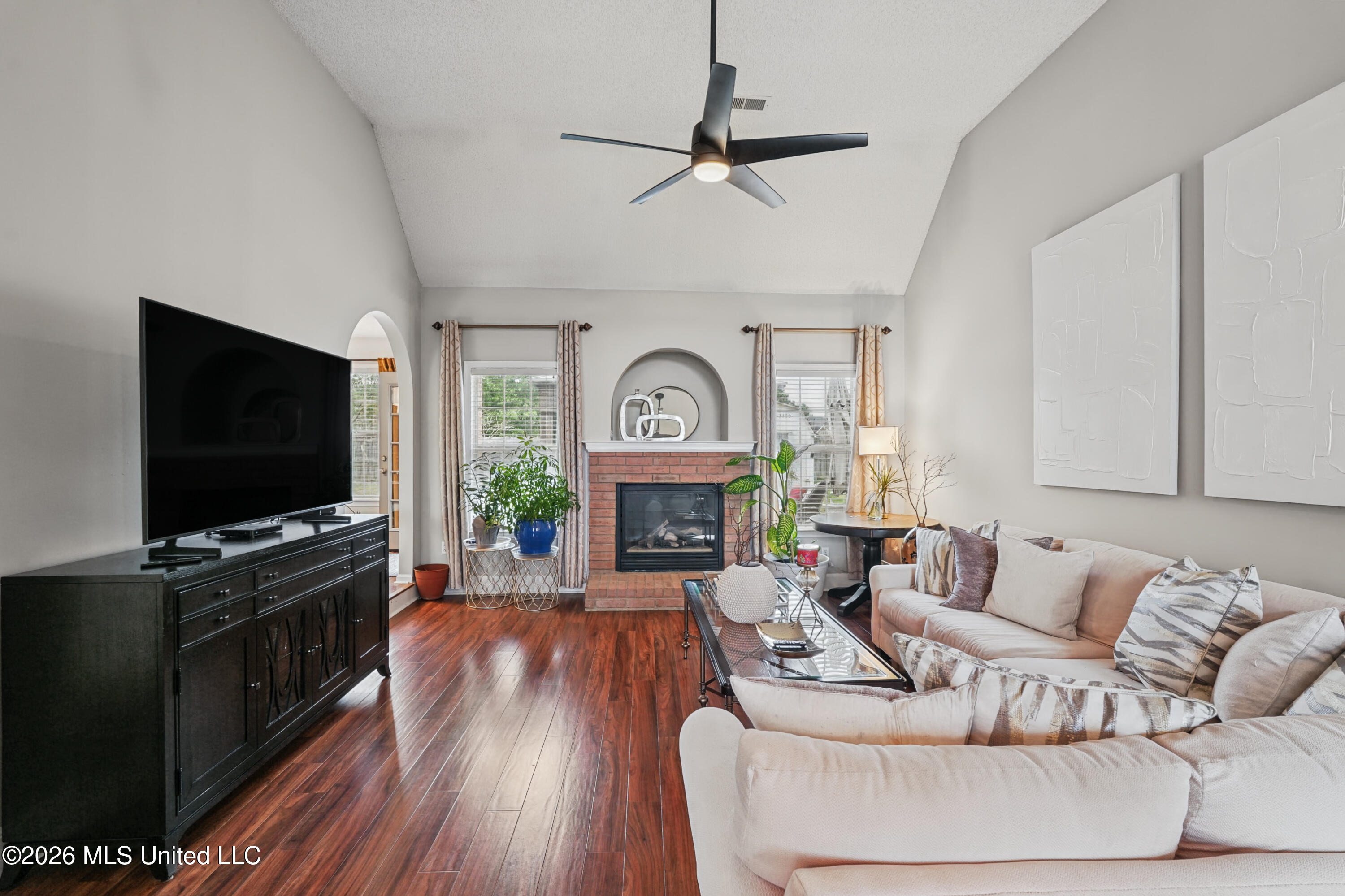 6724 Braybourne Main Property Photo 13