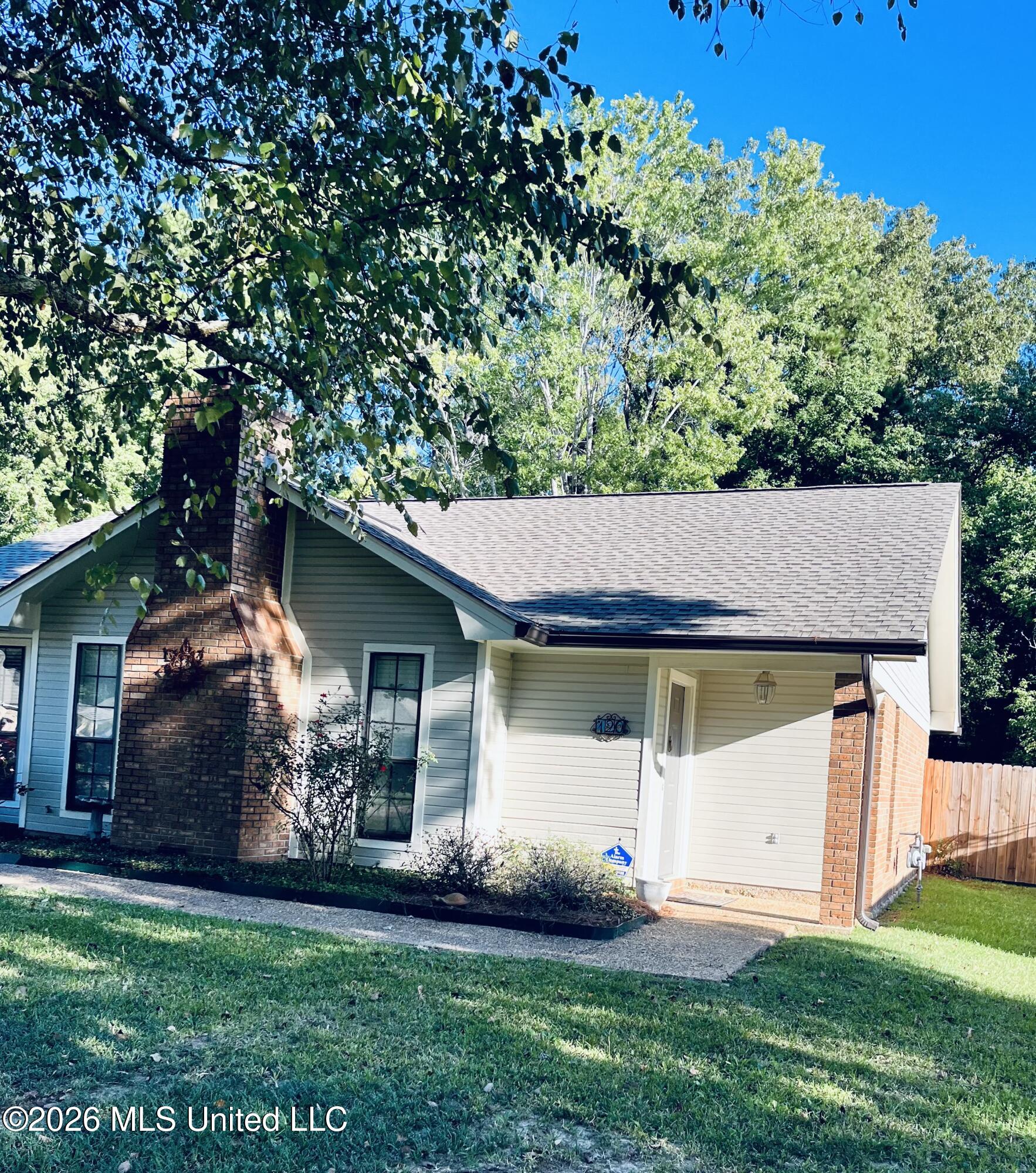 120 Cypress Drive Property Photo 3
